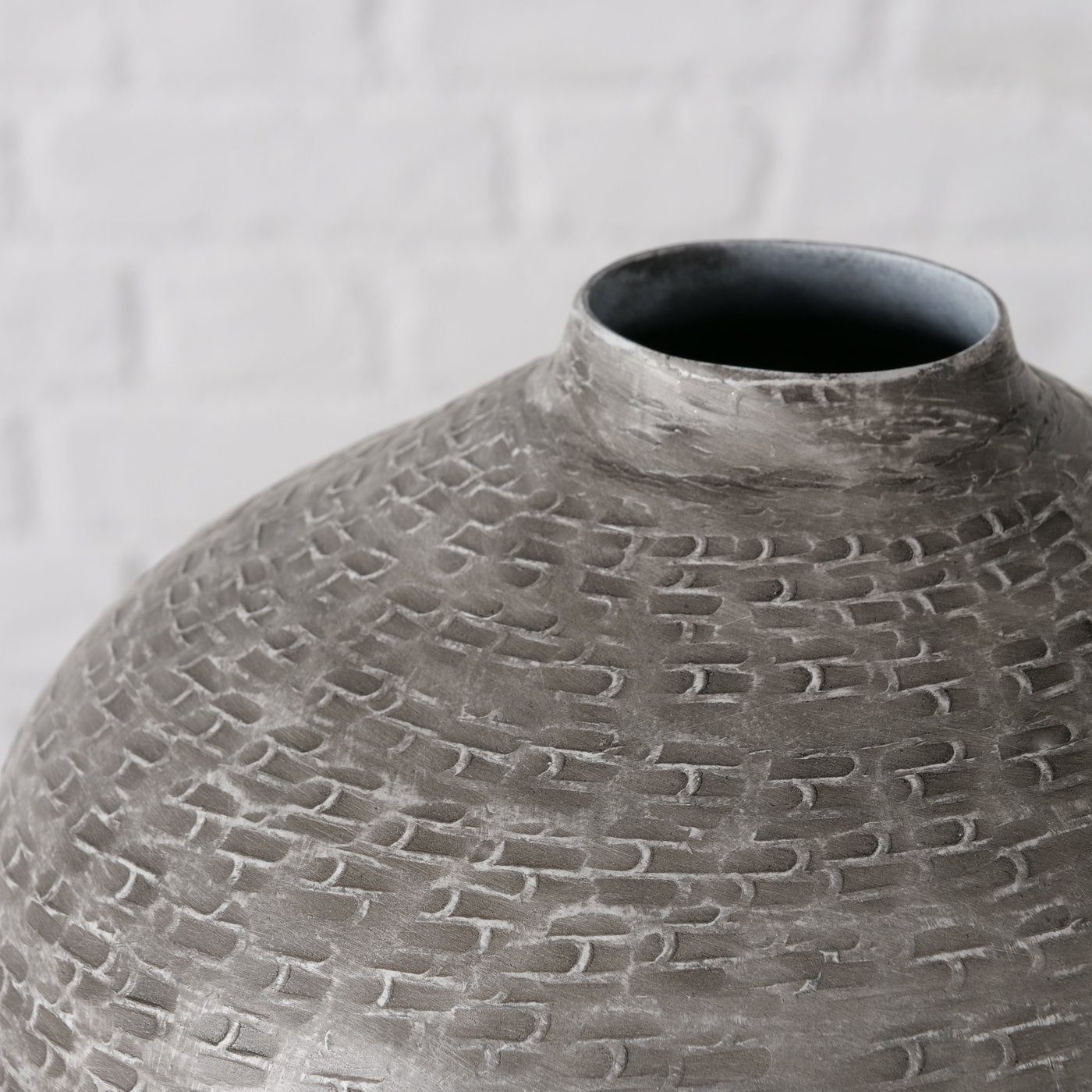 BOLTZE Dekovase "Tanish" Blumenvase Vase grau, in aus Metall