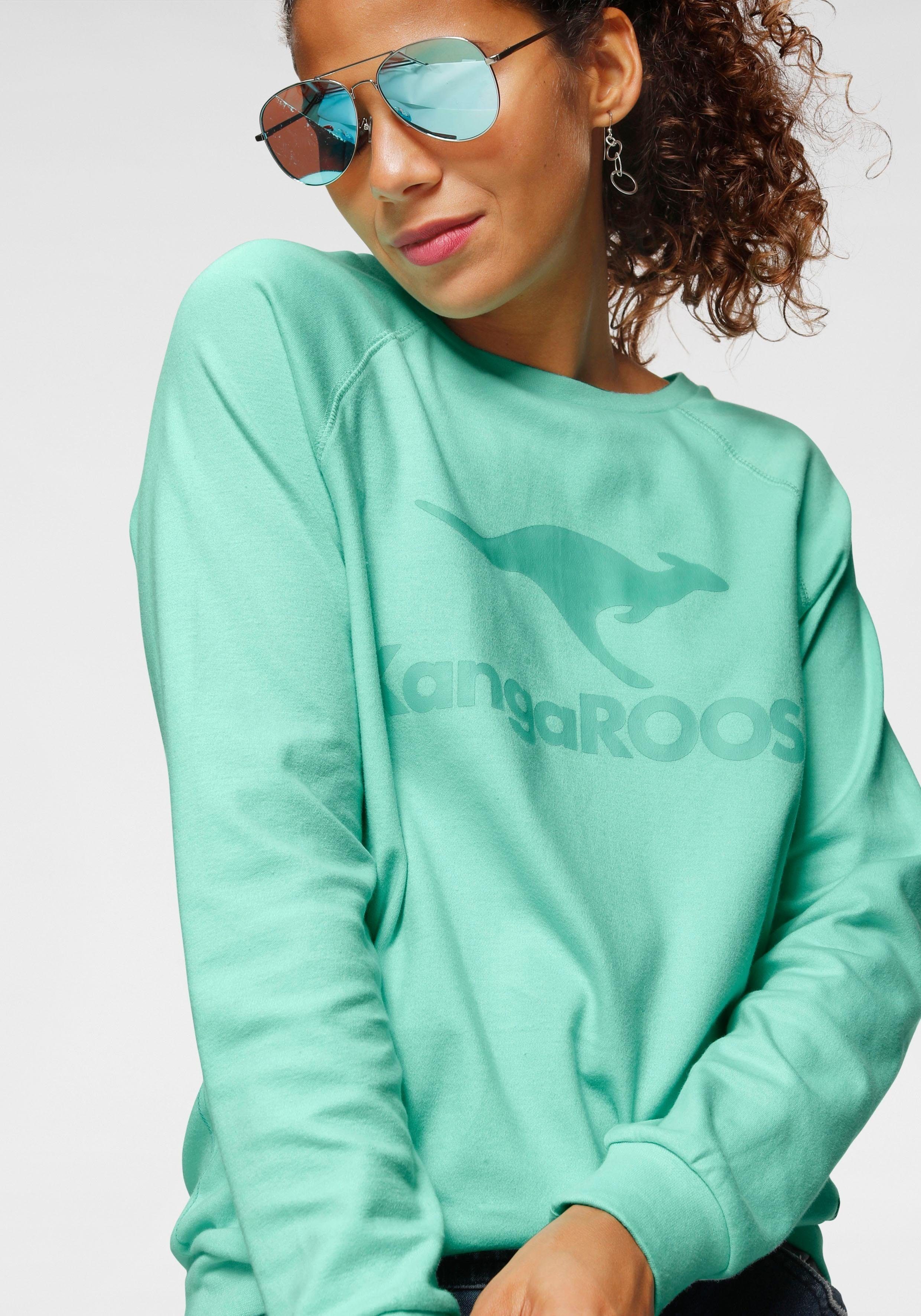 Label-Print KangaROOS Sweater großem pastell-grün mit vorne