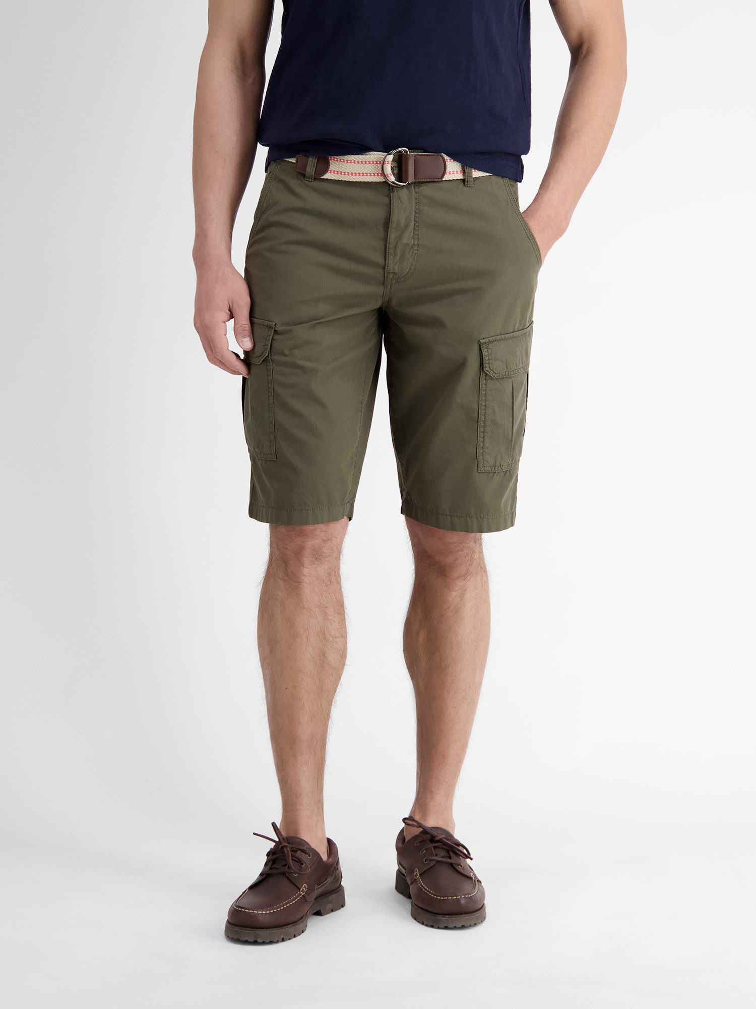 LERROS Bermudas Herren Cargo Bermudashorts mit Seitentaschen und Gürtel (Set) Bequem geschnittene Bermuda für den Sommer, Einfarbig, 100% Baumwolle