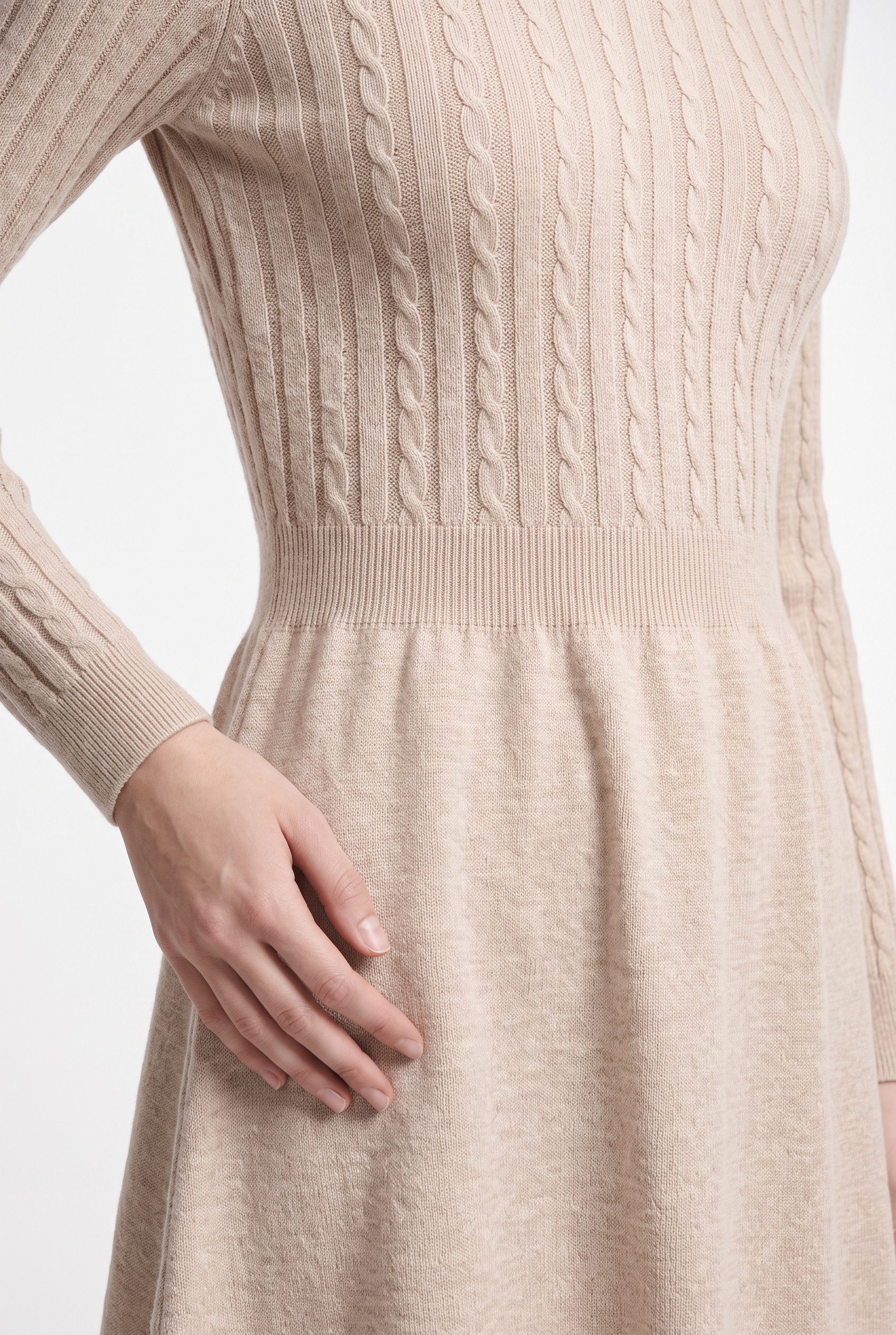 ONLY Strickkleid ONLFIA LS CABLE DRESS KNT Viskosemischung, regular fit – Bild 3 von 5