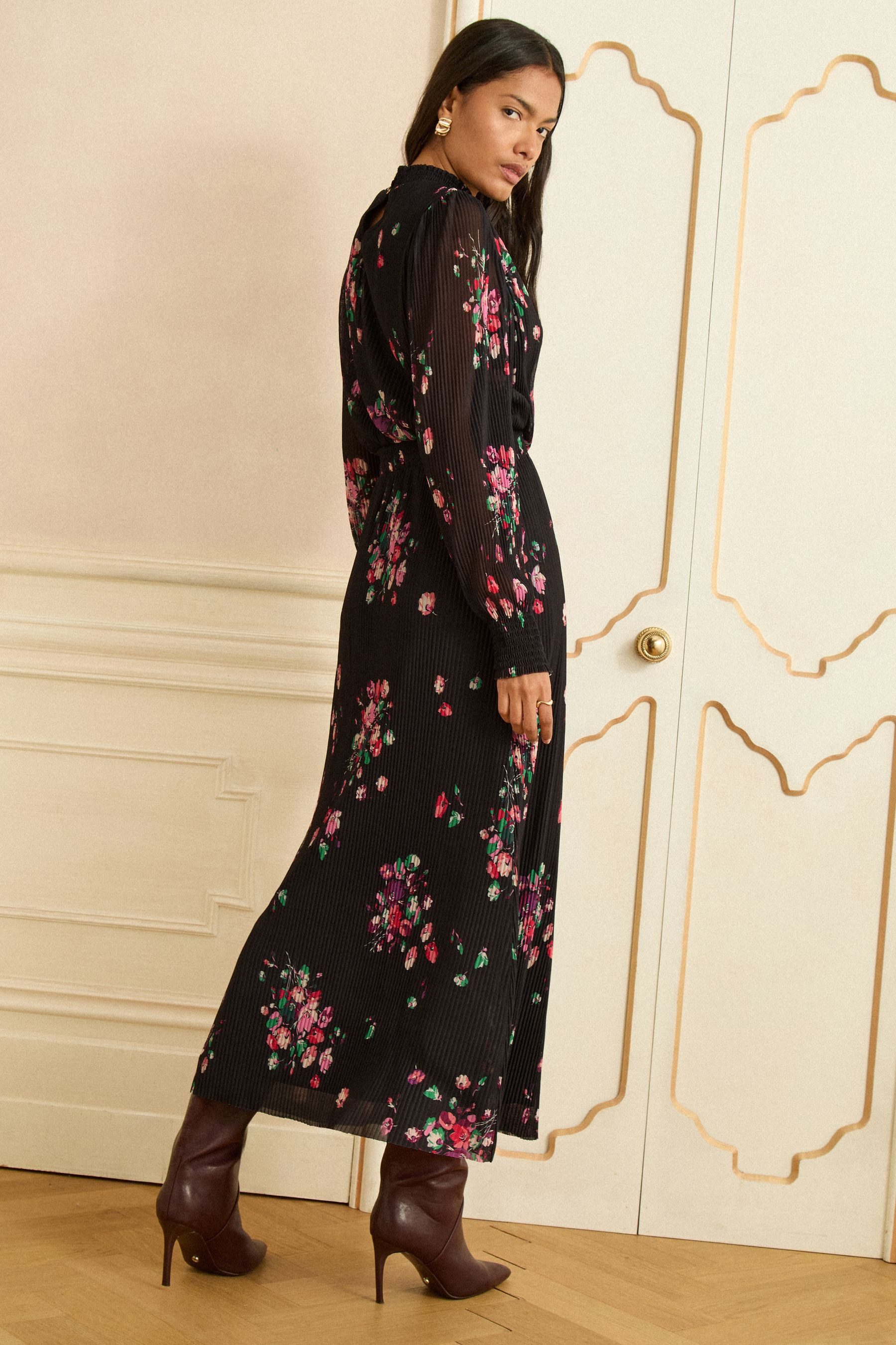 Love & Roses Midikleid Love & Roses plissiertes Mesh-Midikleid (1-tlg)
