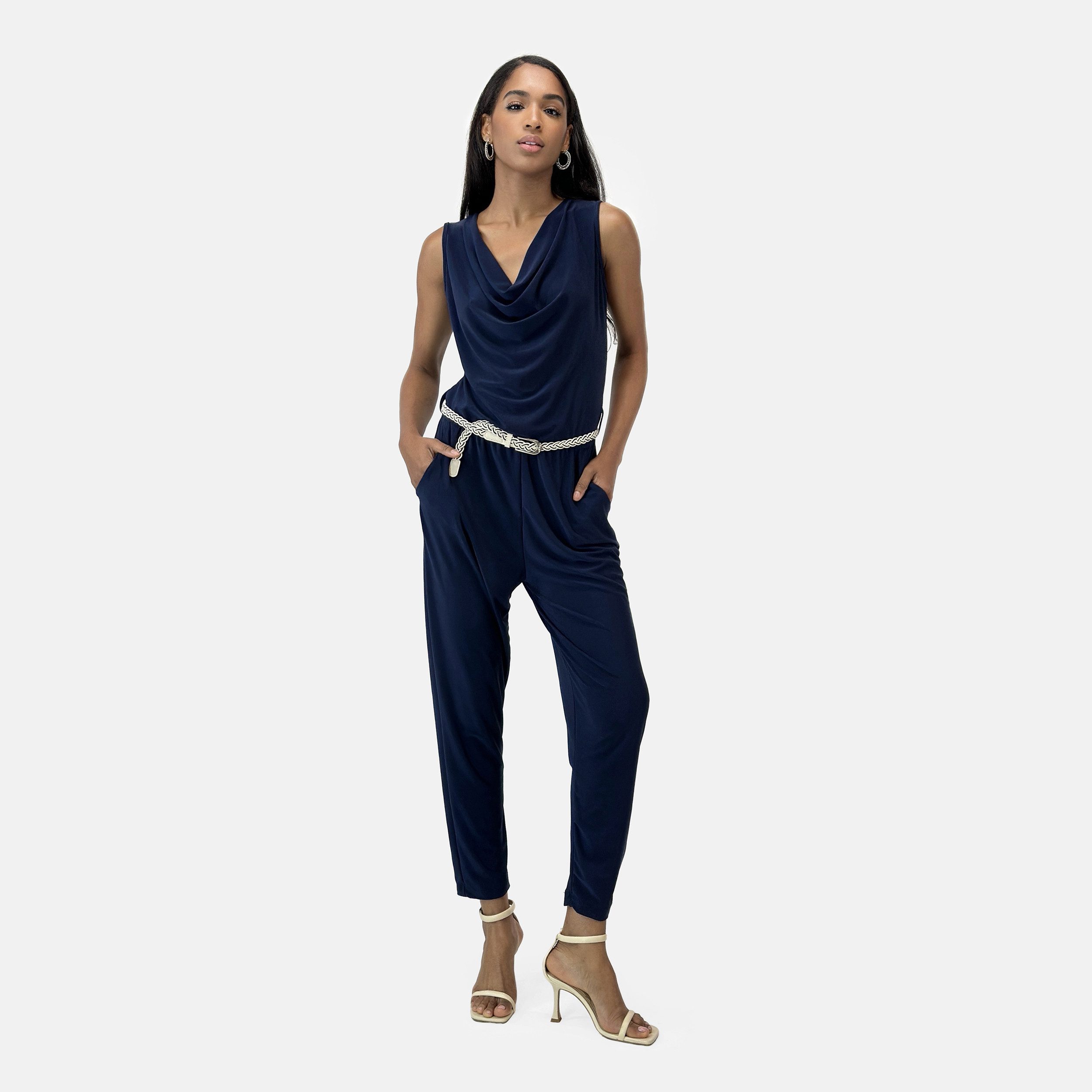 Elara Jumpsuit — Damen Overall One Size mit Wasserfallausschnitt und Flechtgürtel