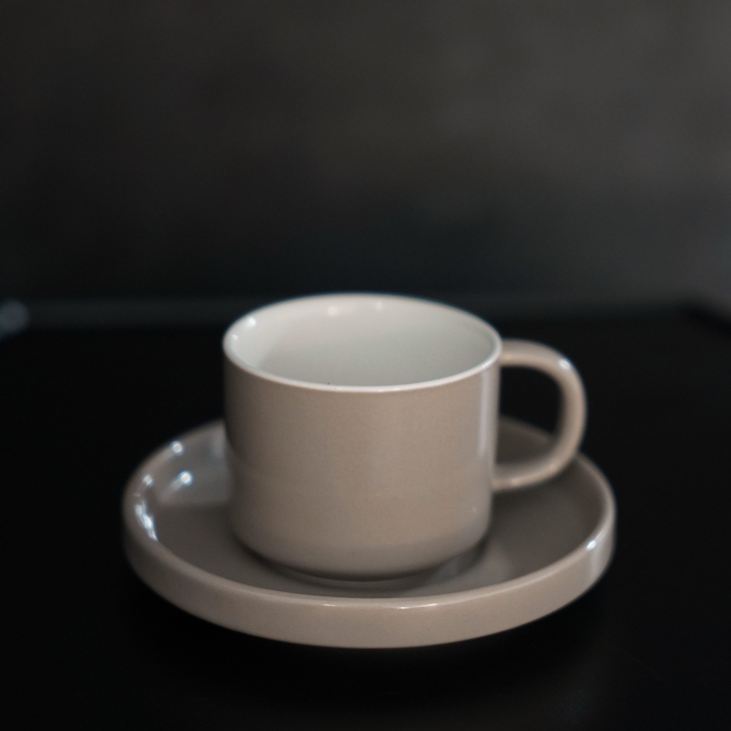 Mulex Kaffeeservice 12-teiliges Mokkatassen Set aus hochwertigem Porzellan, 90 ml - Taupe (12-tlg), 6 Personen, Porzellan, 6x Mokkatassen, 6x Untertassen