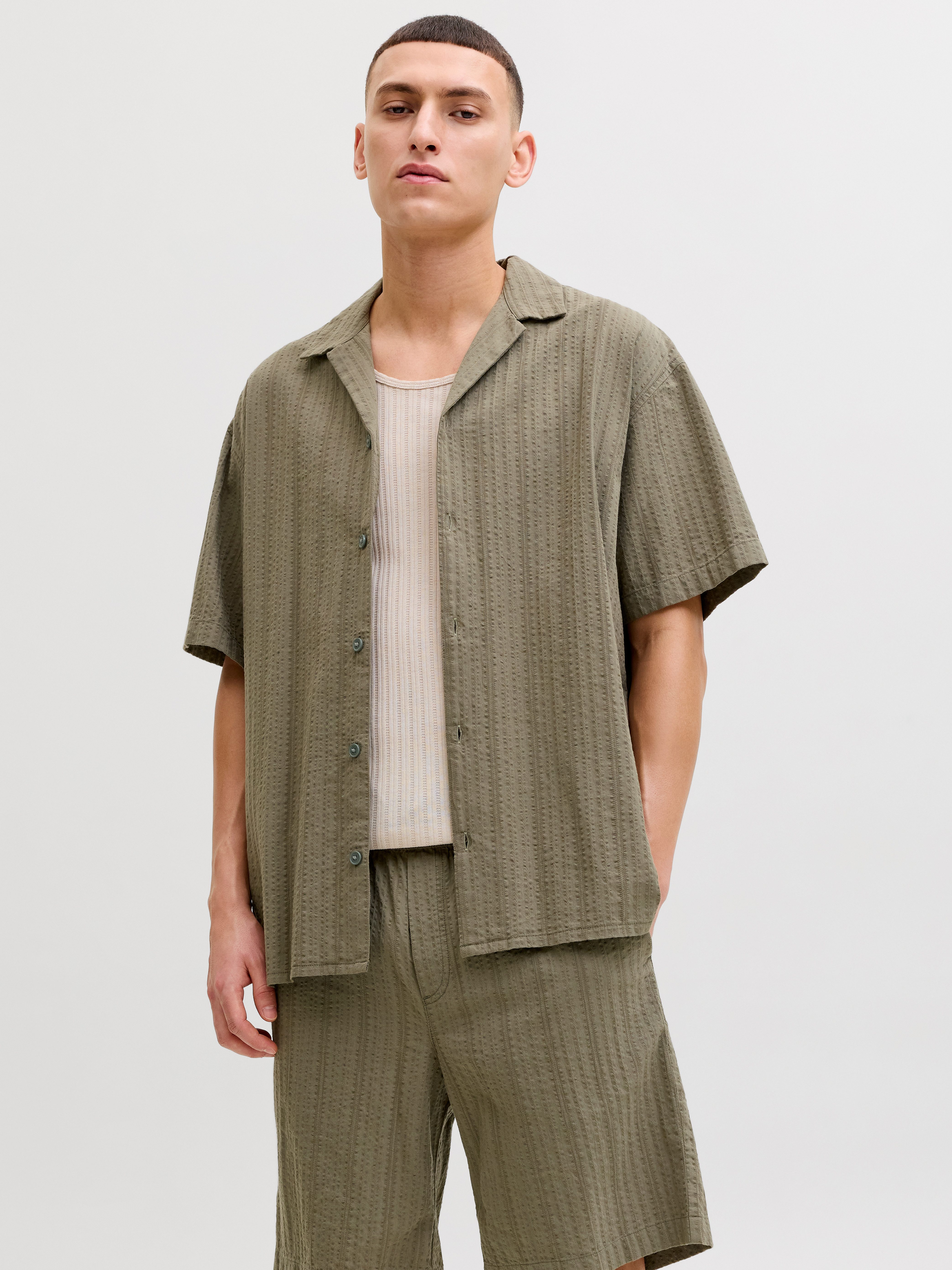 Jack & Jones Kurzarmhemd JJETYSON RESORT SHIRT SS SN mit Resort-Kragen