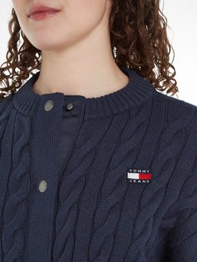Tommy Jeans Strickjacke TJW BADGE CABLE CARDIGAN mit Tommy Jeans Logo-Badge
