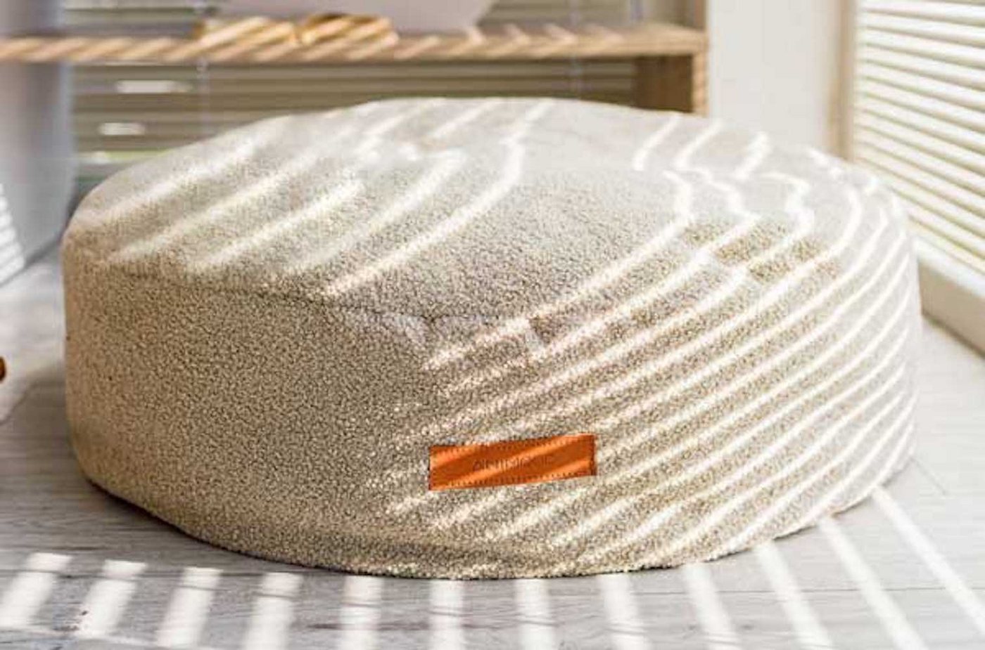 Thumbnail - Animood Tierkissen Coco, Bouclé 100% Polyester, 67x67x20cm Farbe wählbar aus beige oder creme, aus recyceltem Material