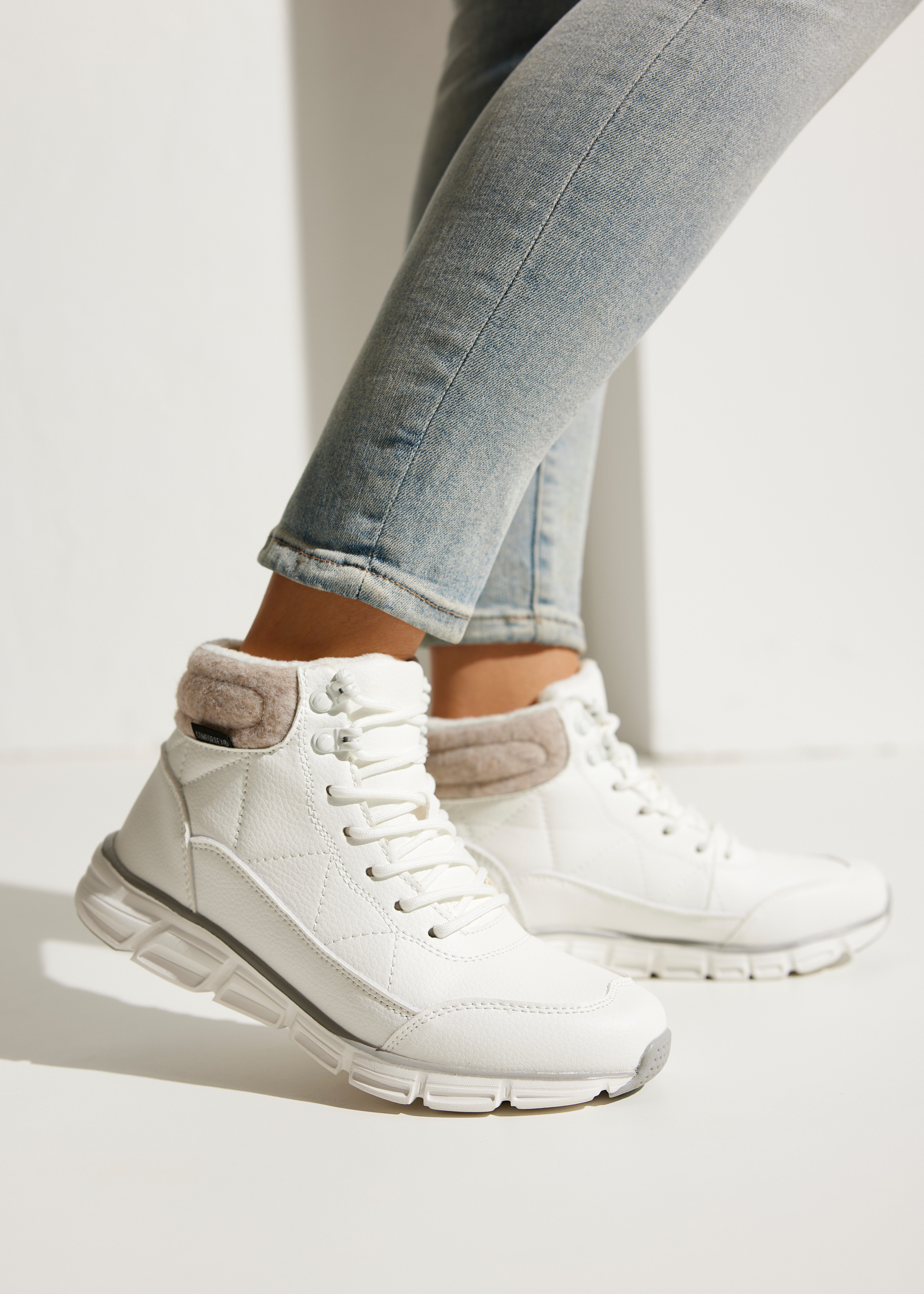 LASCANA Outdoorstiefelette, Schnürschuh, Boots Stiefelette aus wasserabweis günstig online kaufen