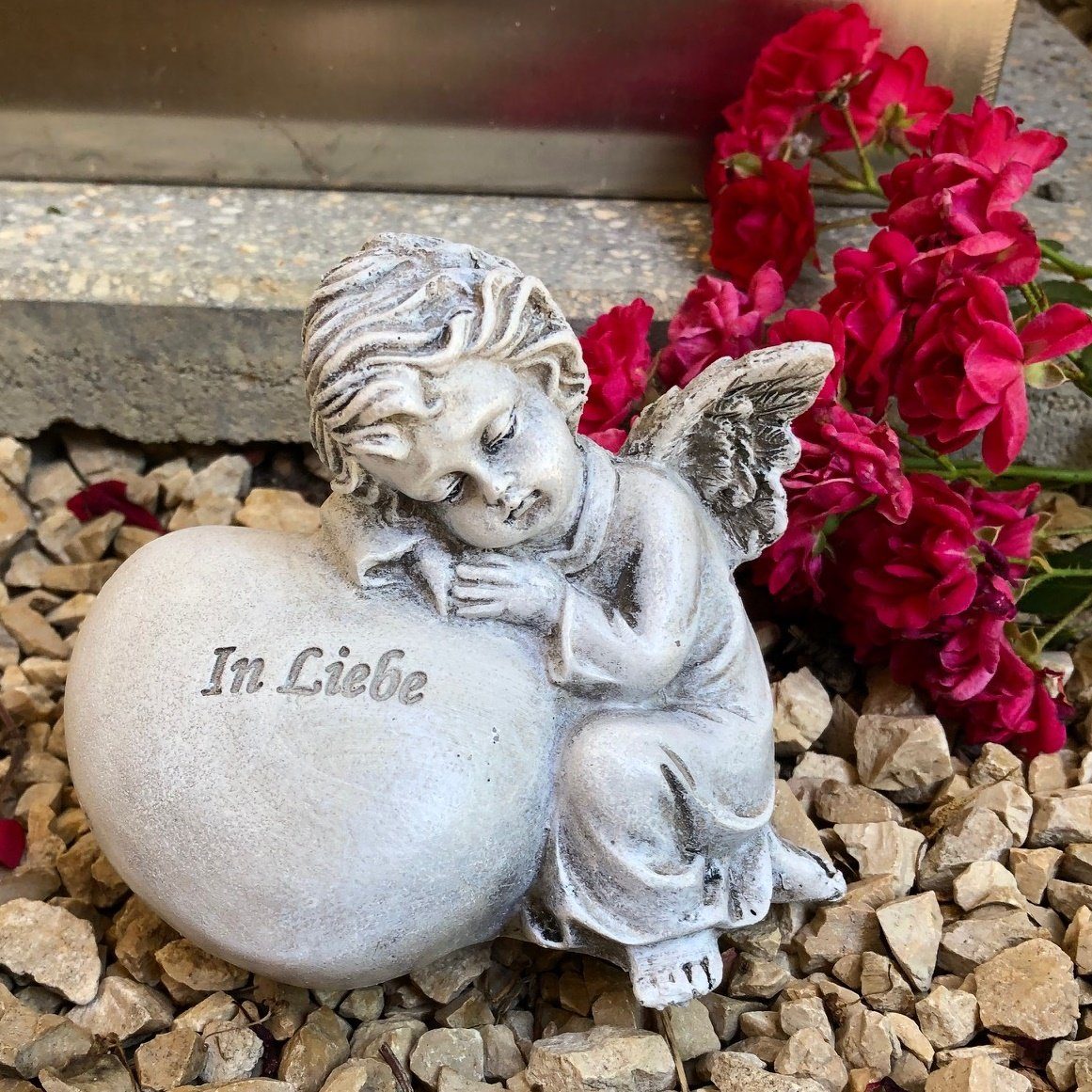 Radami Gartenfigur Grabengel Engel auf Herz In Liebe Schutzengel