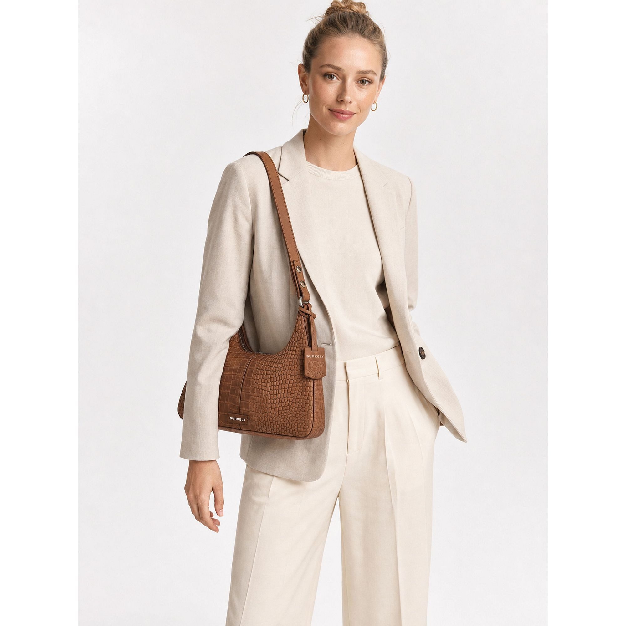 Burkely Schultertasche Cool Colbie, Leder