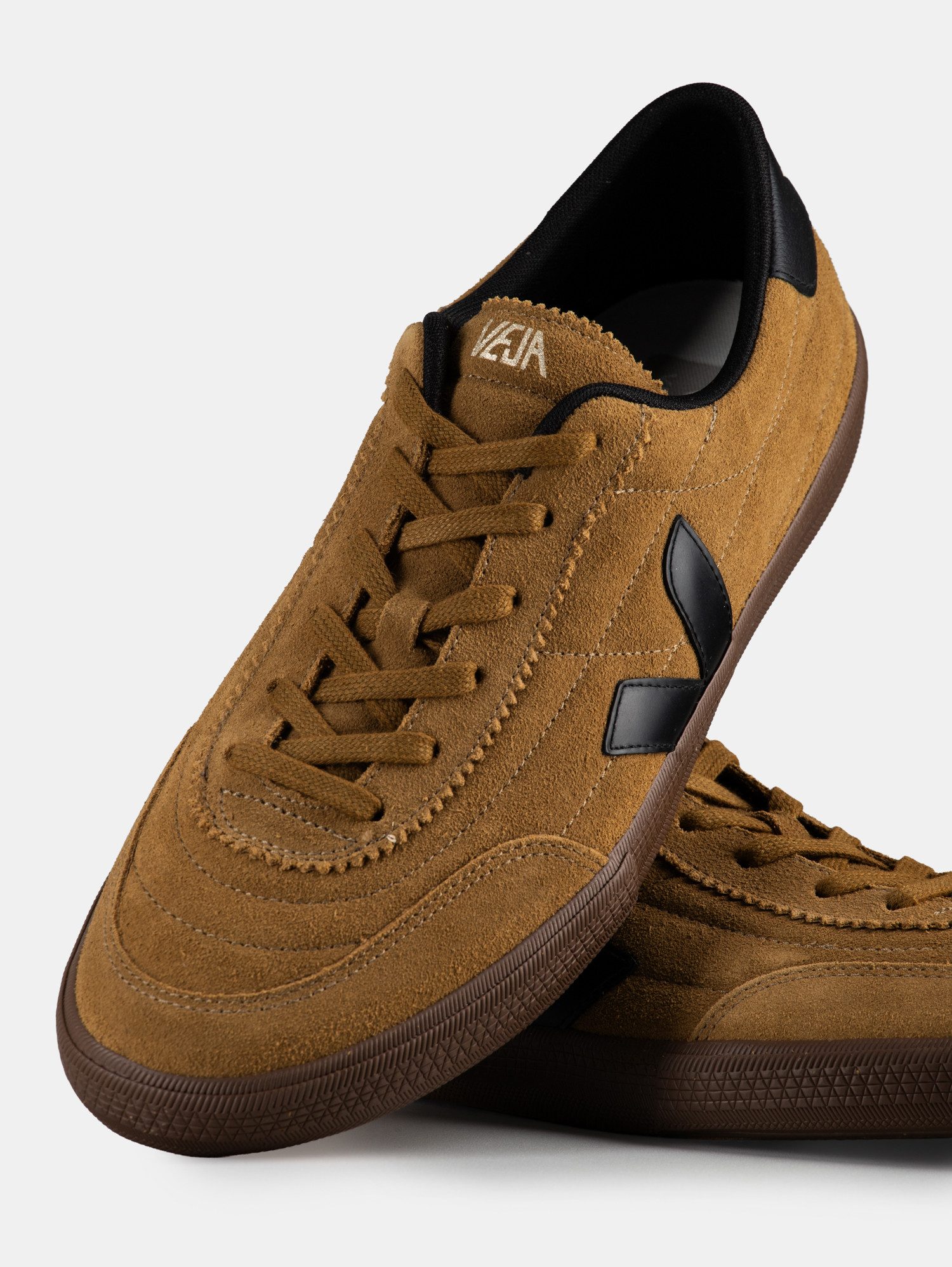 VEJA Veja Panenka Suede Sneaker