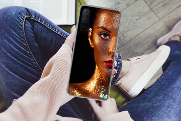 MuchoWow Handyhülle Make-up - Gold - Frau - Luxus - Glitzer - Kunst, Phone Case, Handyhülle OnePlus Nord CE 5G, Silikon, Schutzhülle