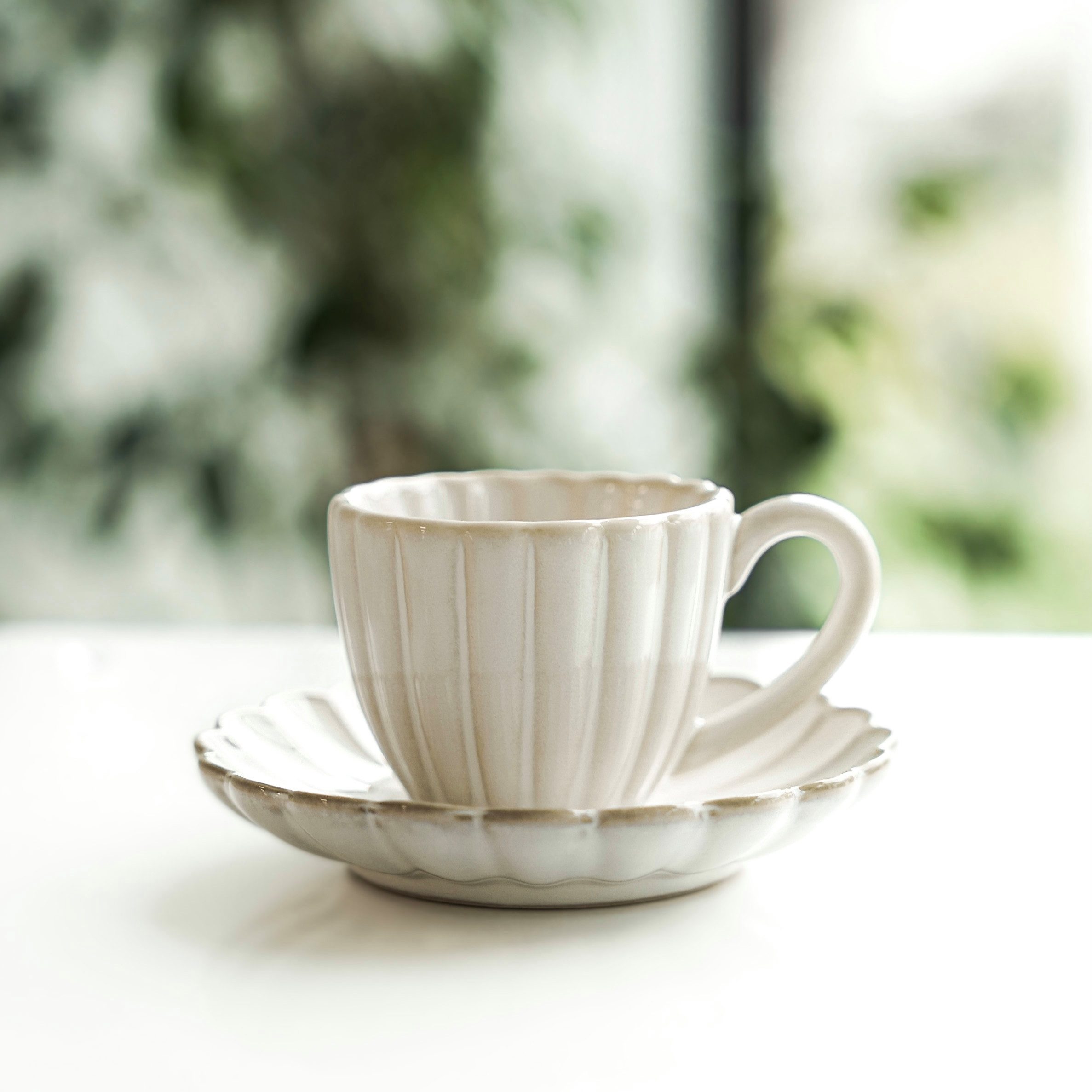 Almina Kaffeeservice Bloomy Mokkatassen-Set mit Untertellern 75 ml aus Porzellan - 12-tlg (12-tlg), Porzellan – Bild 4 von 5