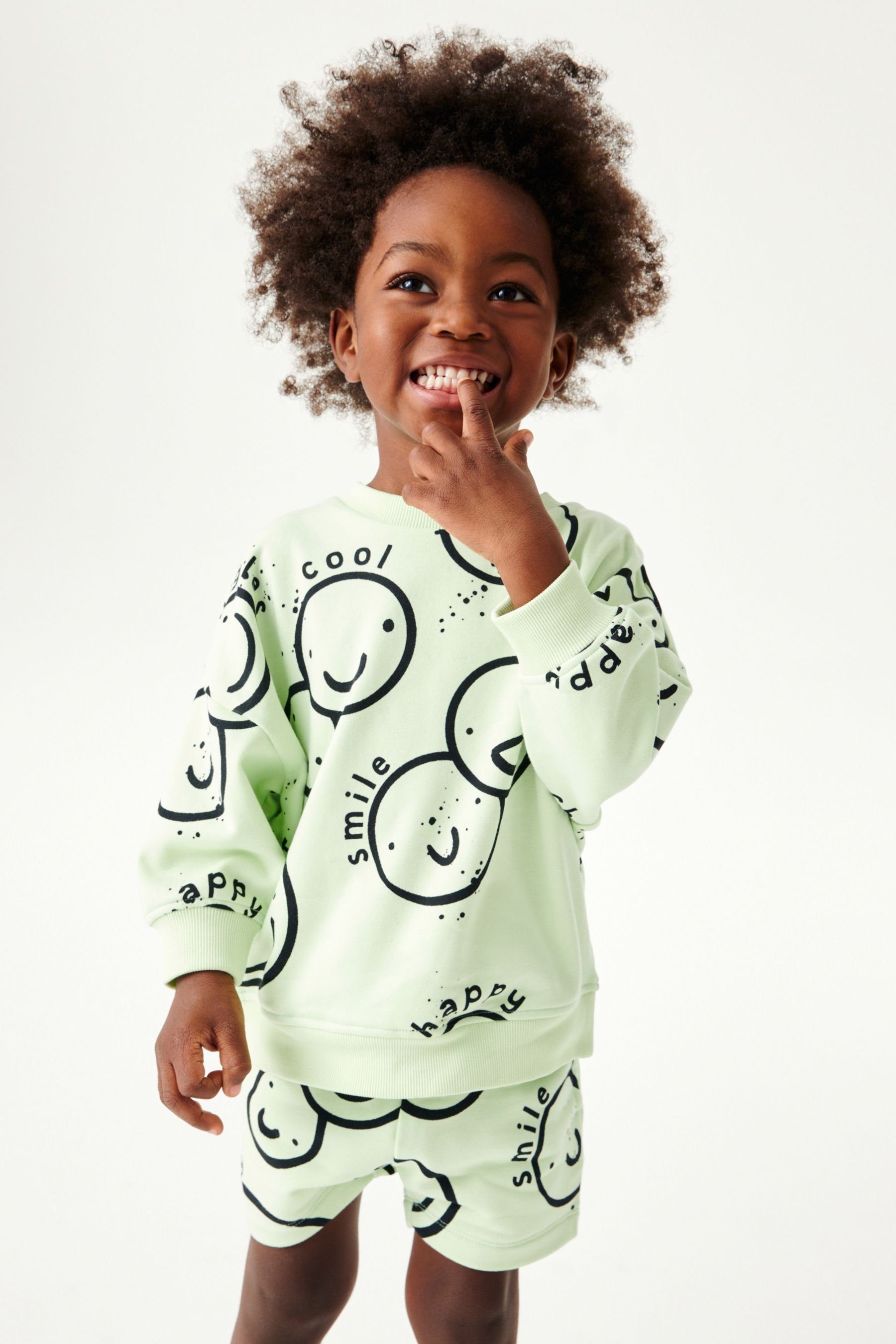 Next Sweatanzug Gemustertes Jersey-Sweatshirt (2-tlg) Shorts Green im und Smile Lime Set