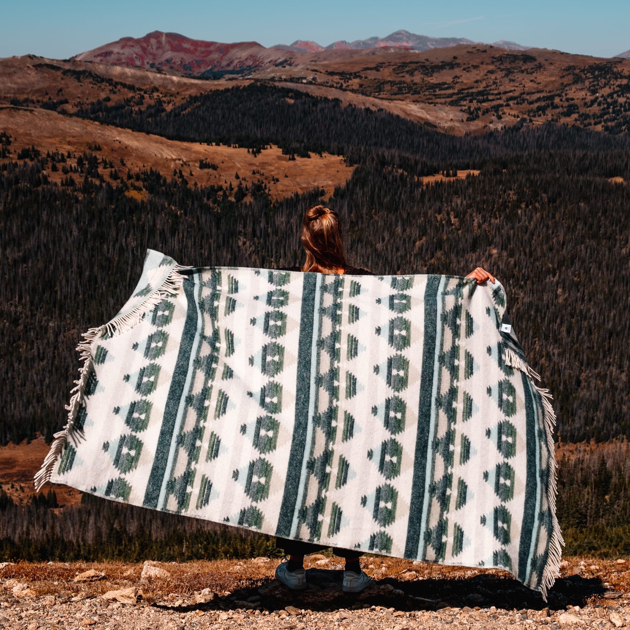 aus EU Schurwolle Nachhaltige Wolldecke in grün Made SEQUOIA, Steppenwolle, 130x200cm, Wolldecke 100%