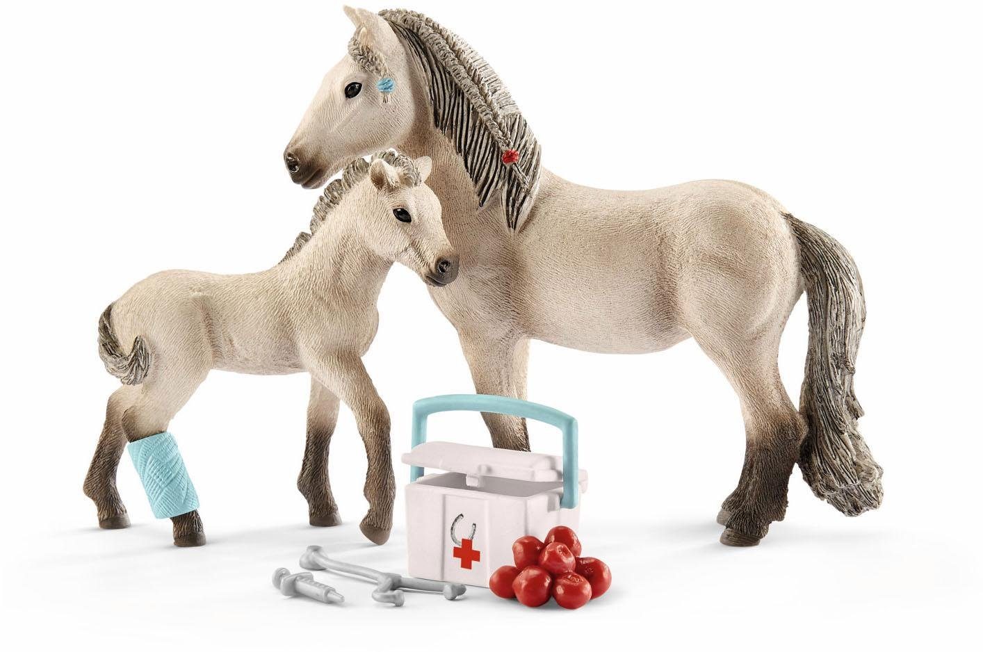 Schleich® Spielfigur HORSE CLUB, (42430), Hilfe Erste (Set) Hannahs Set