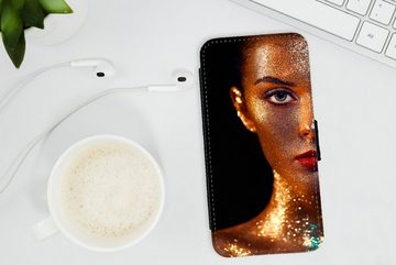 MuchoWow Handyhülle Make-up - Gold - Frau - Luxus - Glitzer - Kunst, Handyhülle Telefonhülle Apple iPhone X/10