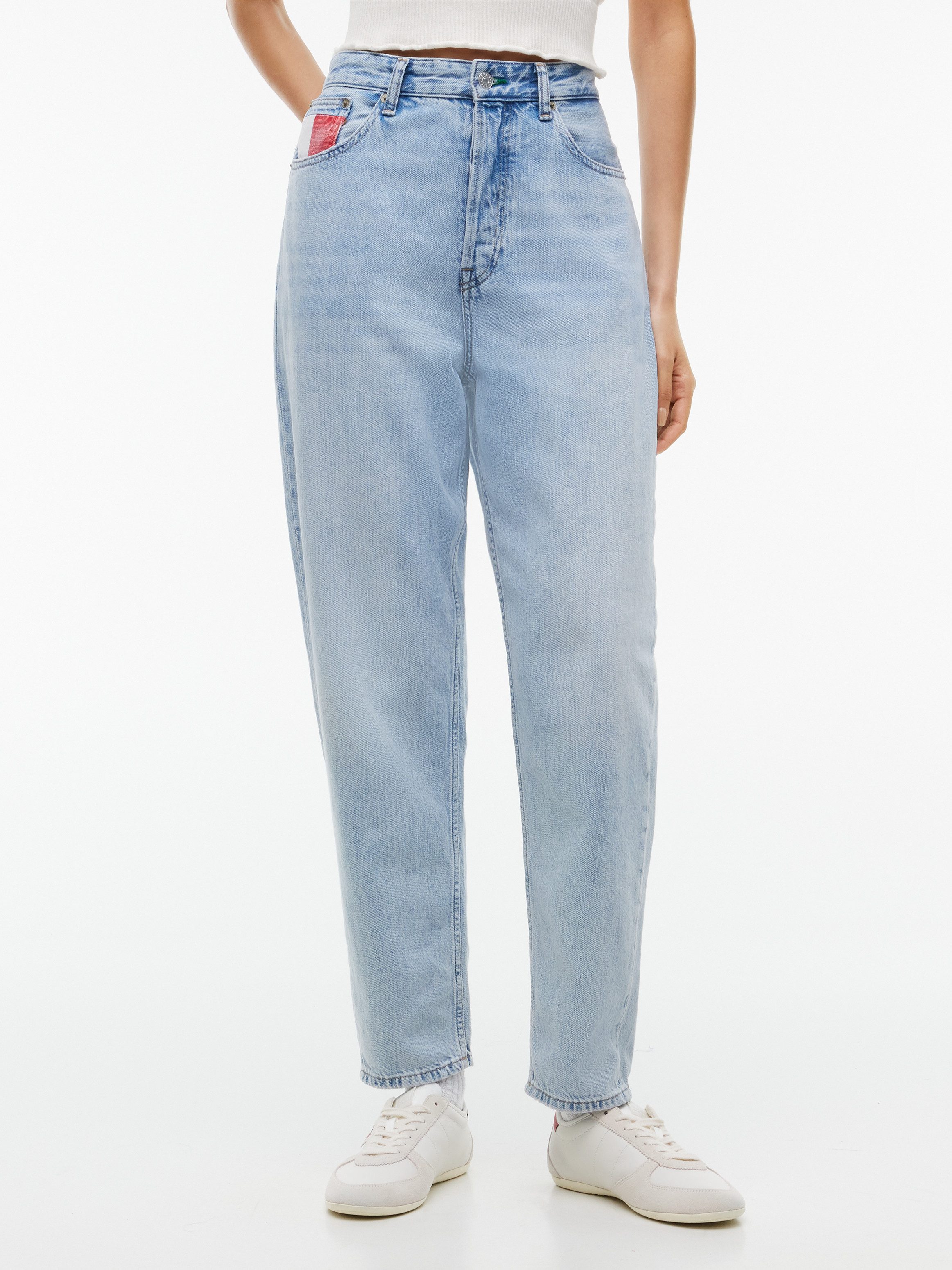 Tommy Jeans Mom-Jeans MOM JEAN UH TPR RW Ultra High Waist, Tapered Fit