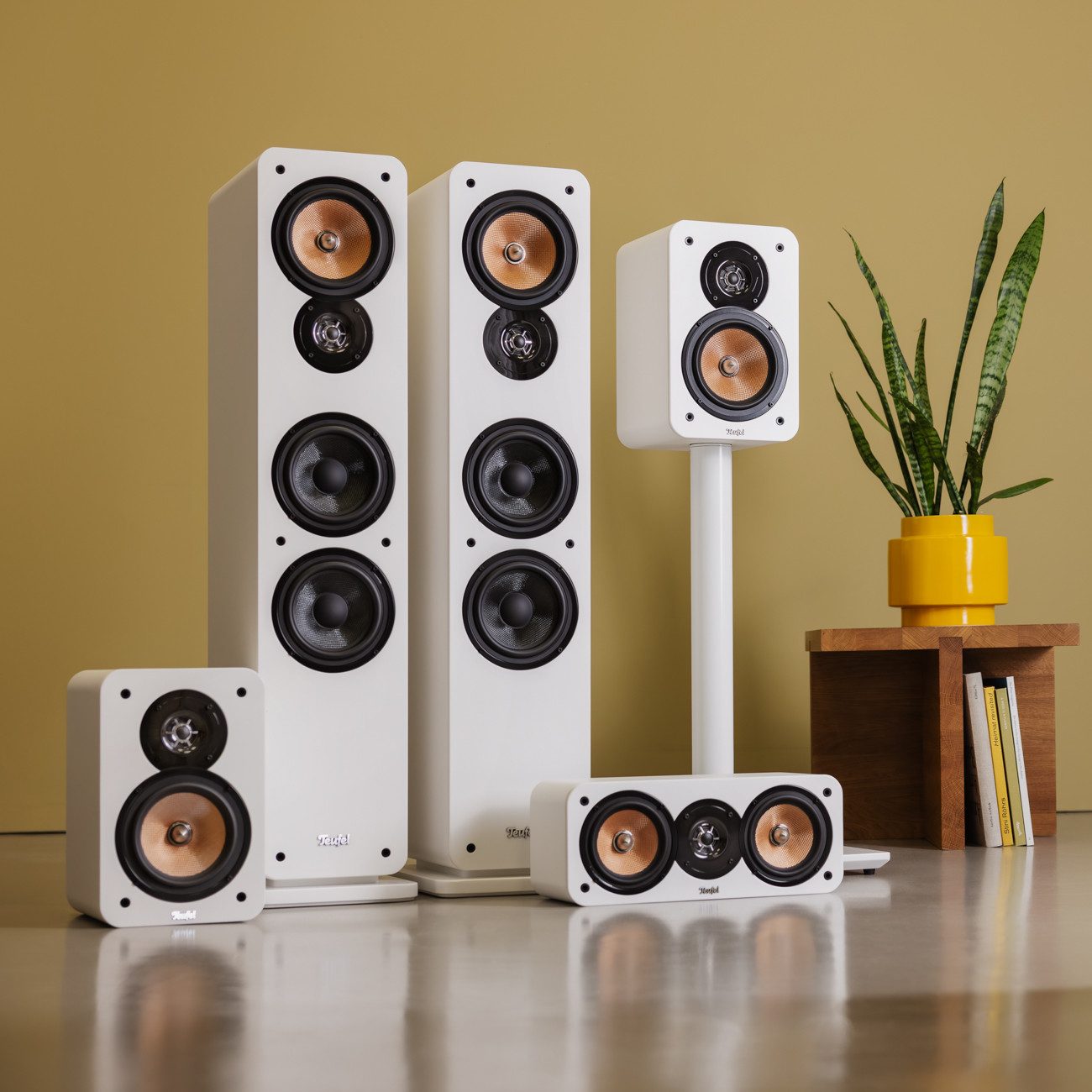 Teufel ULTIMA 40 Surround "5.1-Set" Stand-Lautsprecher (Anschlussklemmen, 440 W, kräftiger 150-Watt-Subwoofer, als Frontfire- oder Downfire-Subwoofer)