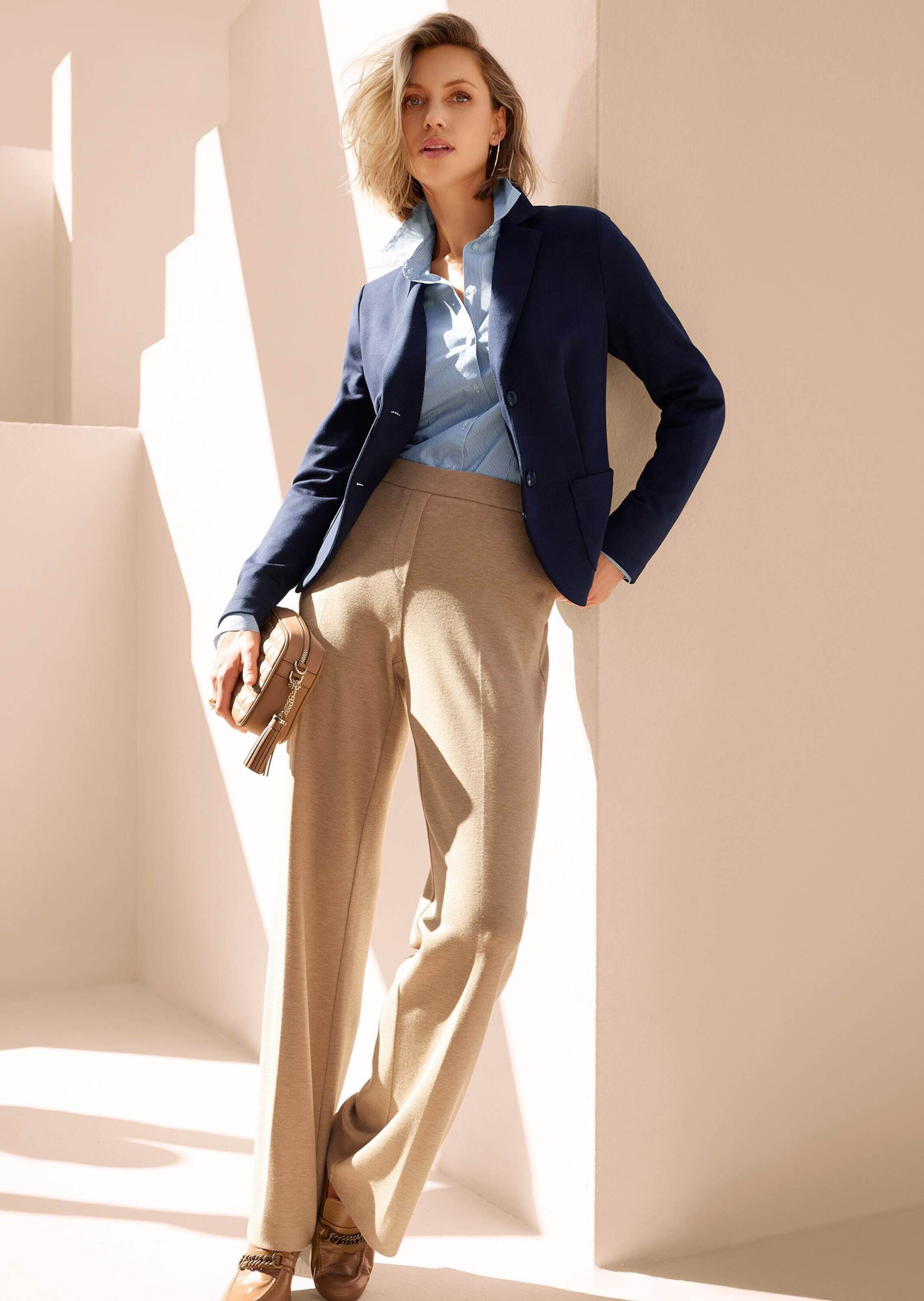 MADELEINE Kurzblazer Jersey-Blazer mit Reverskragen Unifarbenes Design mit klassischem Reverskragen