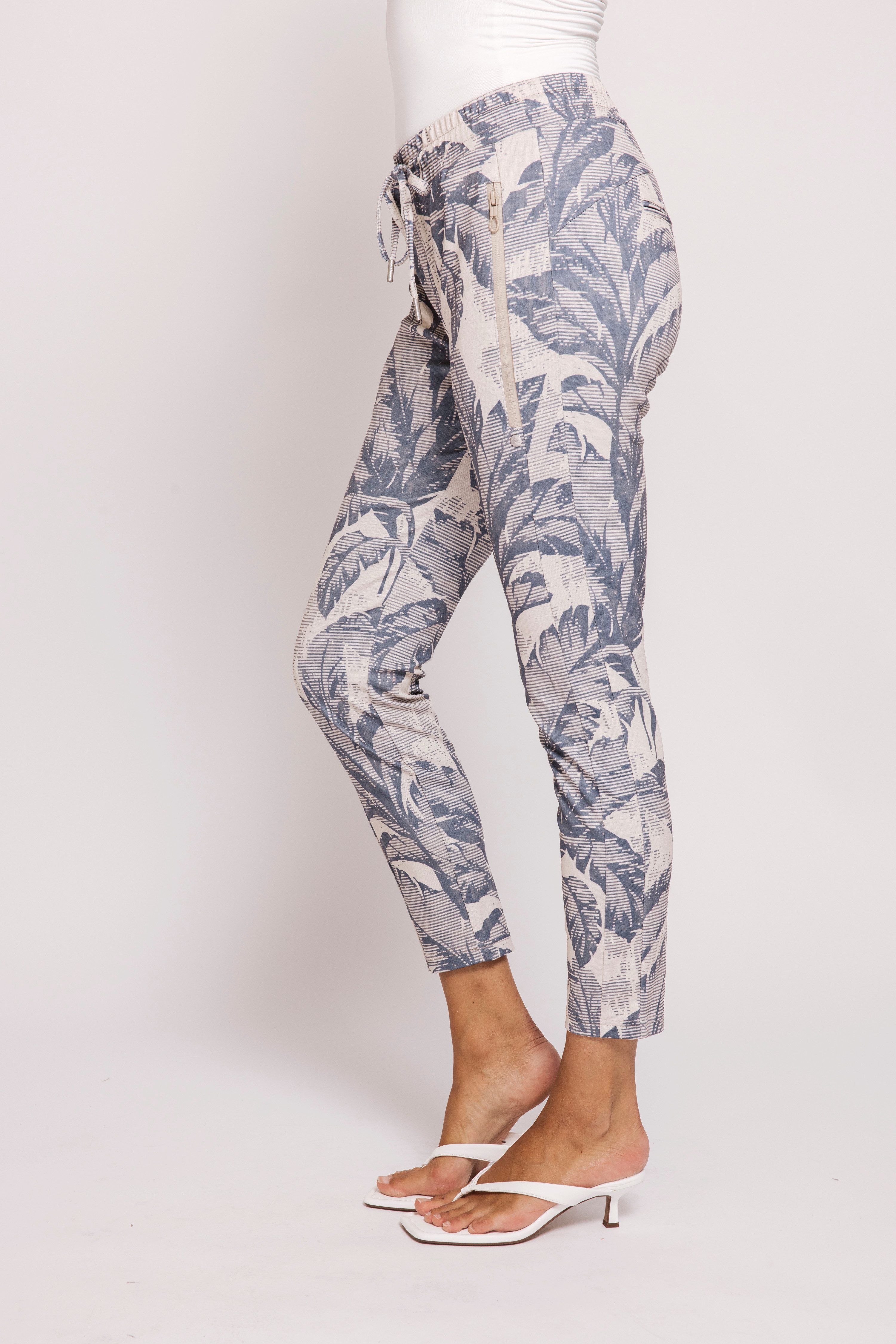 Zhrill Stoffhose ZHCHIARA CASUAL schmale Passform, für den Alltag, mit Bindeband und Gummizug