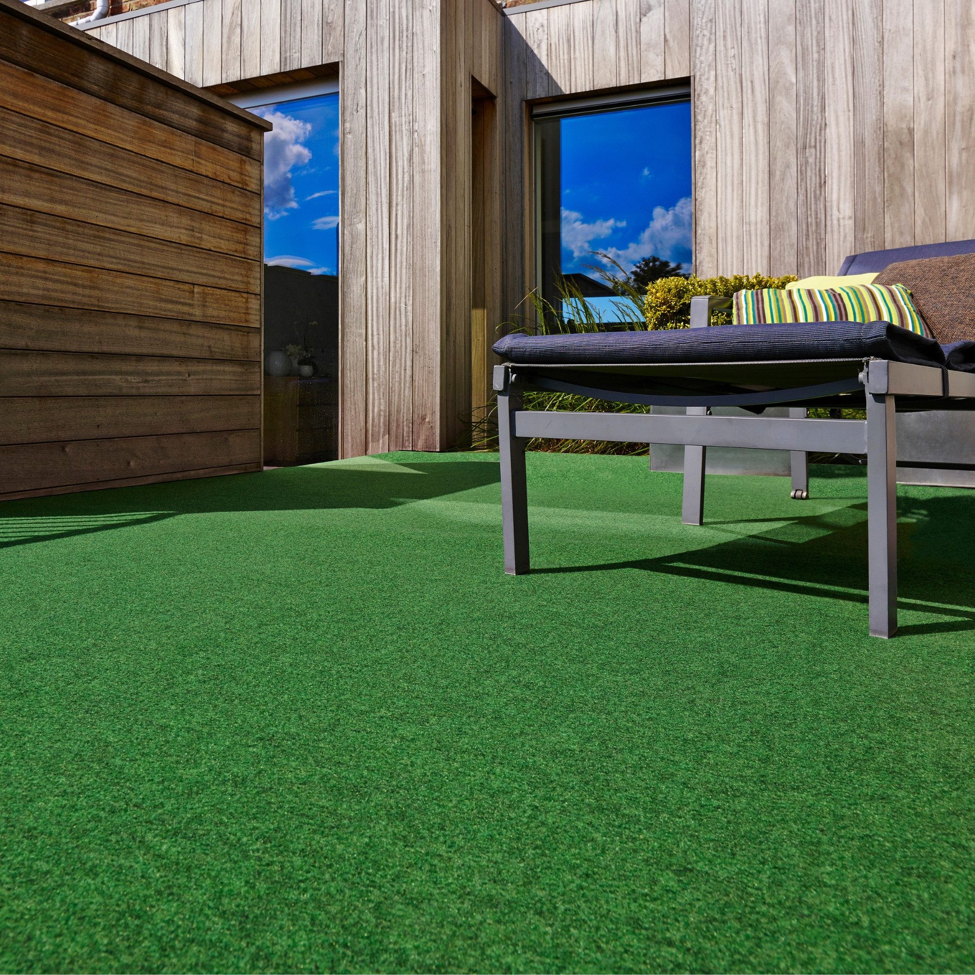 Andiamo Kunstrasen Field, Gesamthöhe 4 mm, Made in Belgium, rechteckig, für Balkon & Terrasse, mit Drainage-Noppen, Nadelfilz-Optik