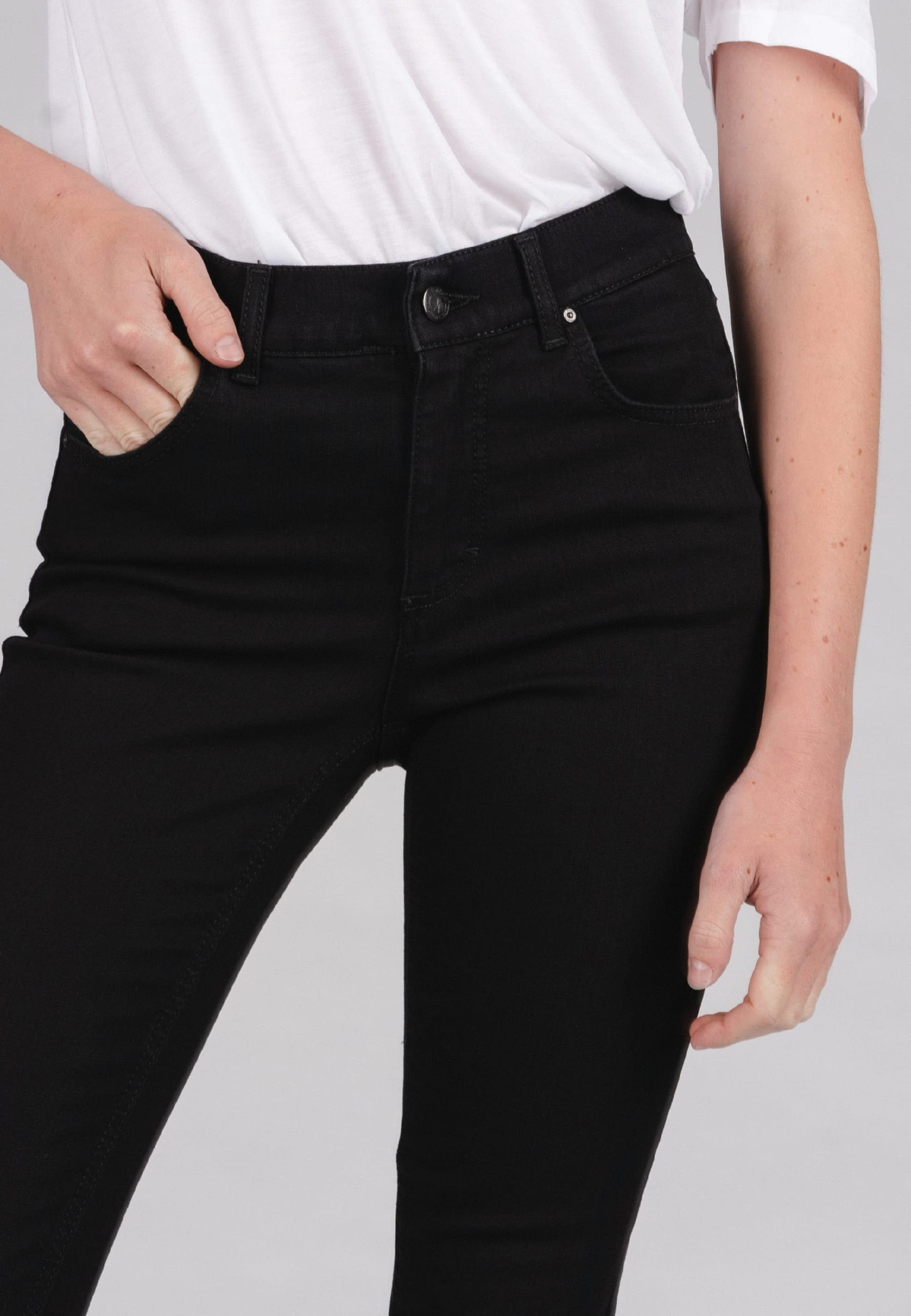 ANGELS Slim-fit-Jeans Jeans cleanem mit Skinny Label-Applikationen Denim schwarz mit