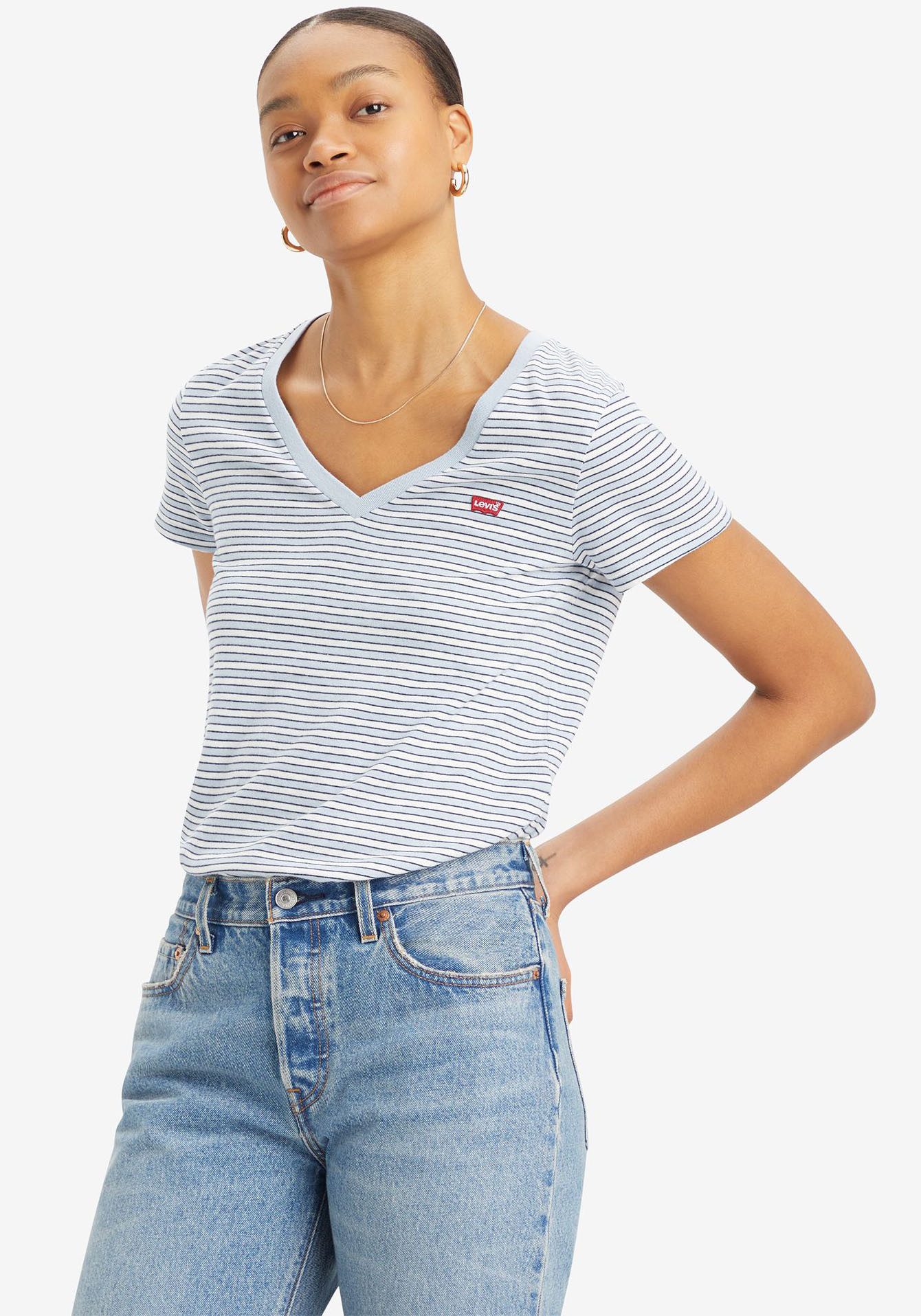 Levi's® V-Shirt PERFECT VNECK mit Mini-Batwing-Logostickerei