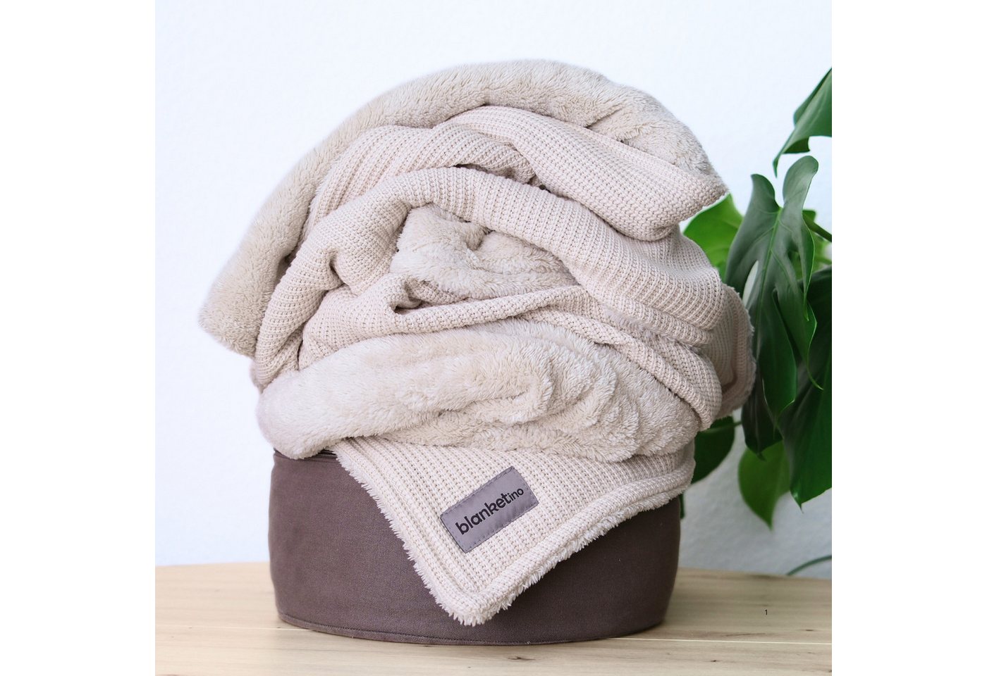 Wohndecke flauschige Kuscheldecke, wärmende Couchdecke im Strick Design, blanketino