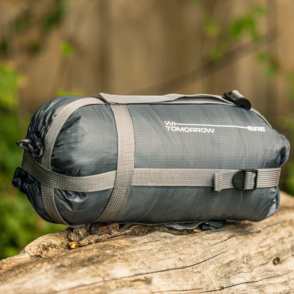Lumaland Mumienschlafsack Where Tomorrow Camping Schlafsack Small & Light, mit Tasche - 220 x 80 x 50 cm wasserabweisend Konturkapuze Wärmekragen