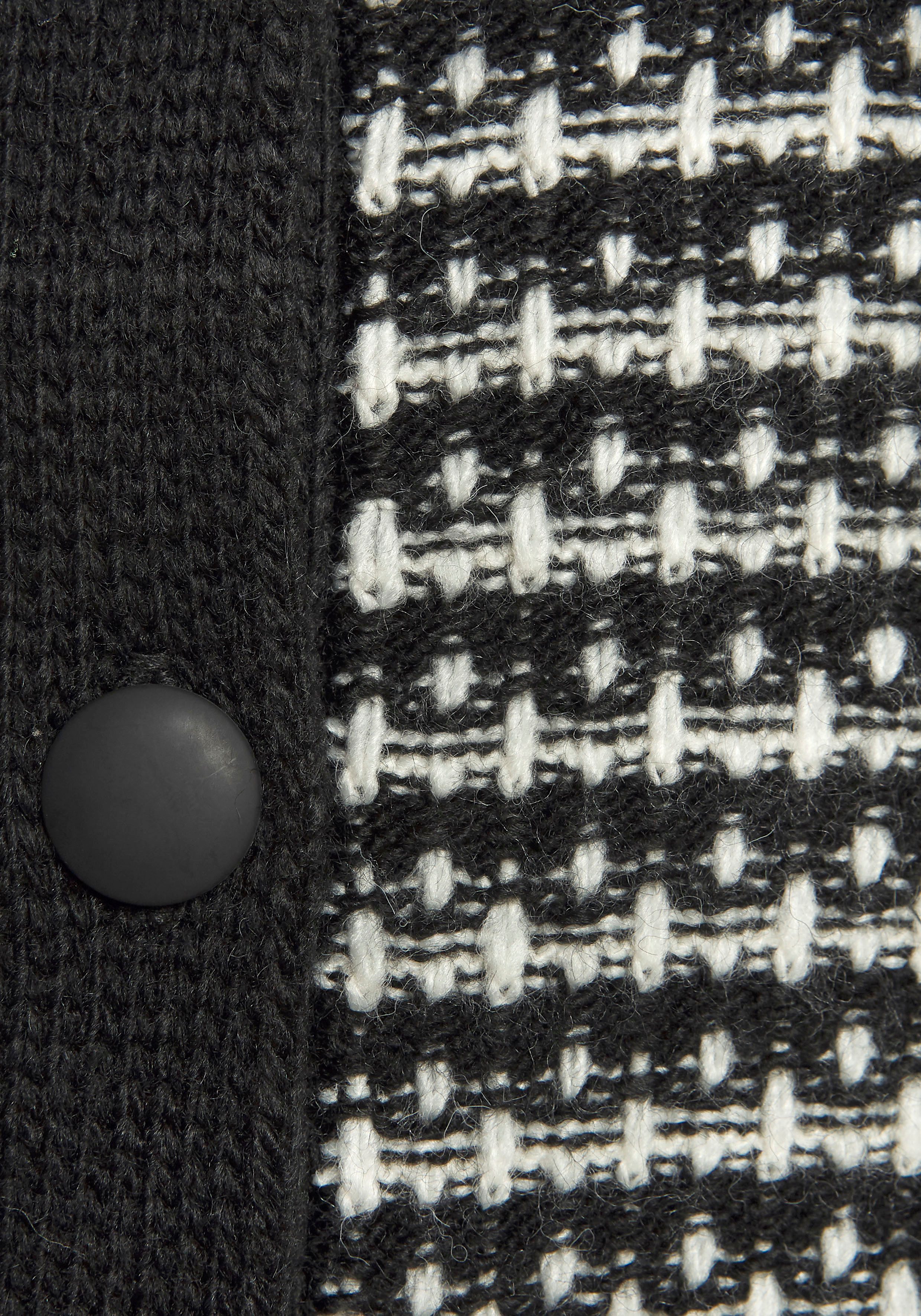 LASCANA Strickjacke mit Karomuster, markante Knopfleiste, casual-chic
