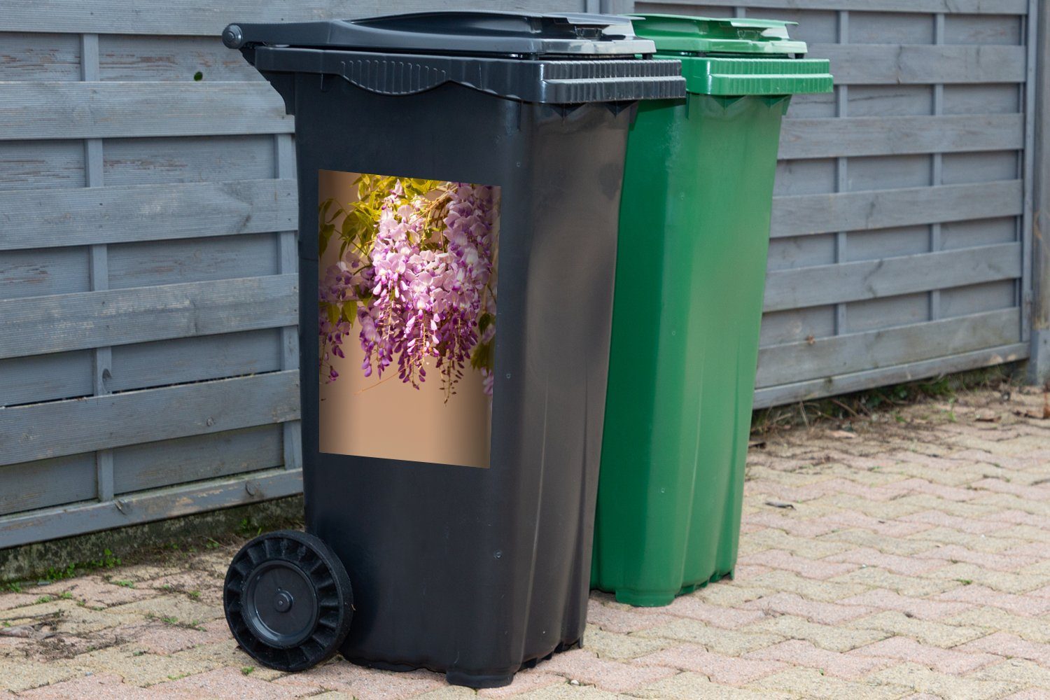 MuchoWow Wandsticker (1 Mülleimer-aufkleber, Nahaufnahme Sticker, Abfalbehälter Glyzinie einer der Container, in Mülltonne, St), Sonne
