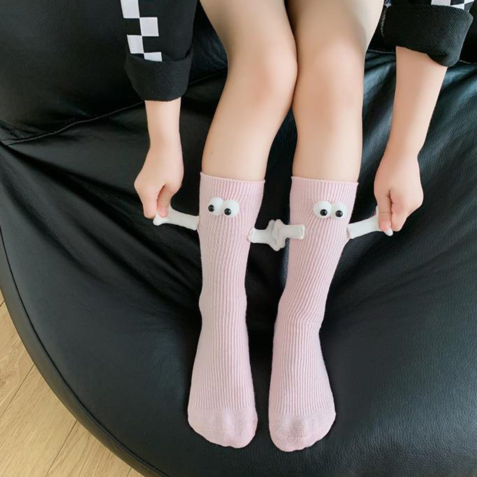 Rutaqian Feinsocken 2 Paar Socken Mit Magneten, Socken Die Händchen Halten (Magnetische Saug-3D-Puppenaugen-Socke für Unisex, Lustige Paar-Händchenhalten-Socken, und Trend-Persönlichkeit) Rosa