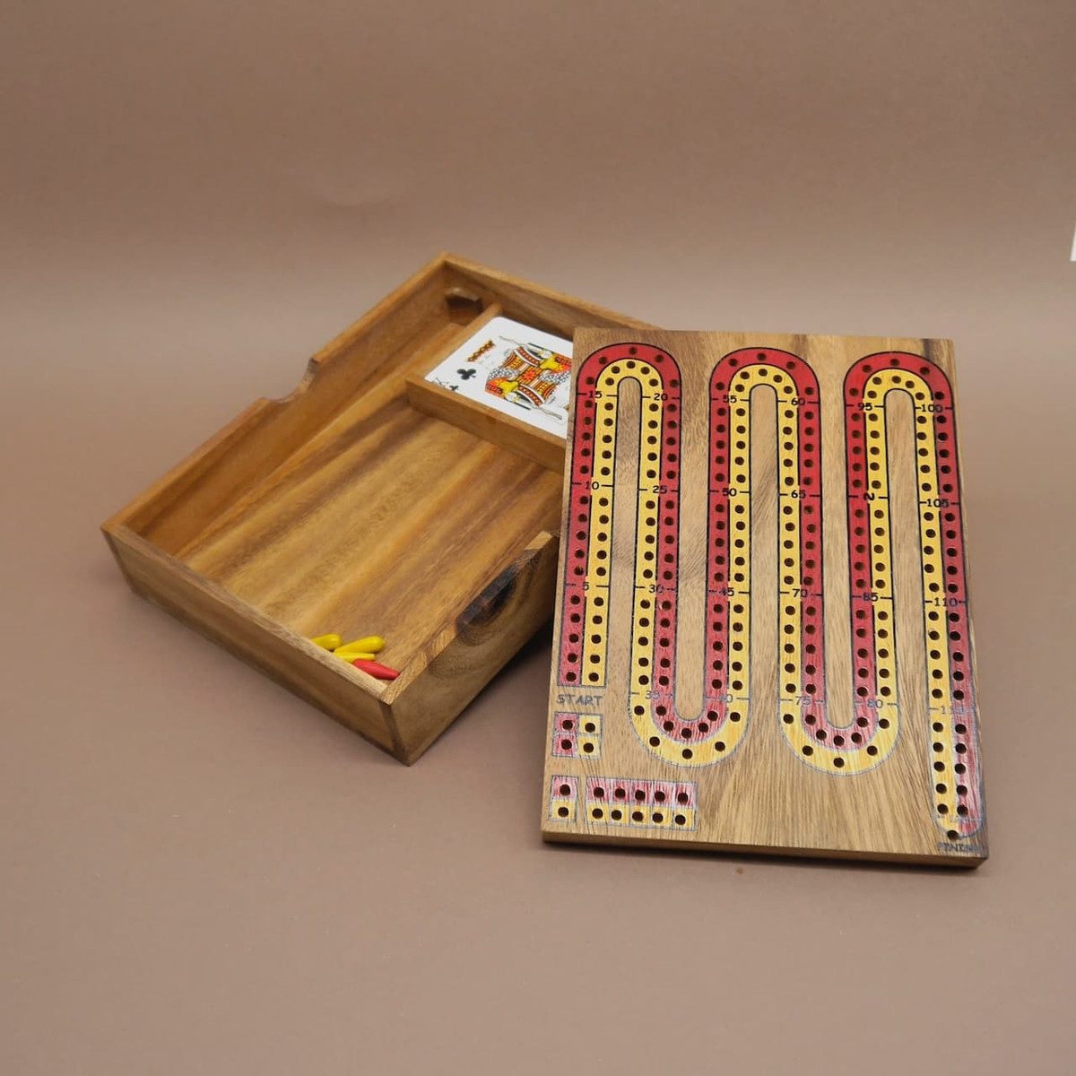 ROMBOL Denkspiele Spiel CRIBBAGE - rasantes, britisches Kartenspiel, Brettspiel, Holzspiel