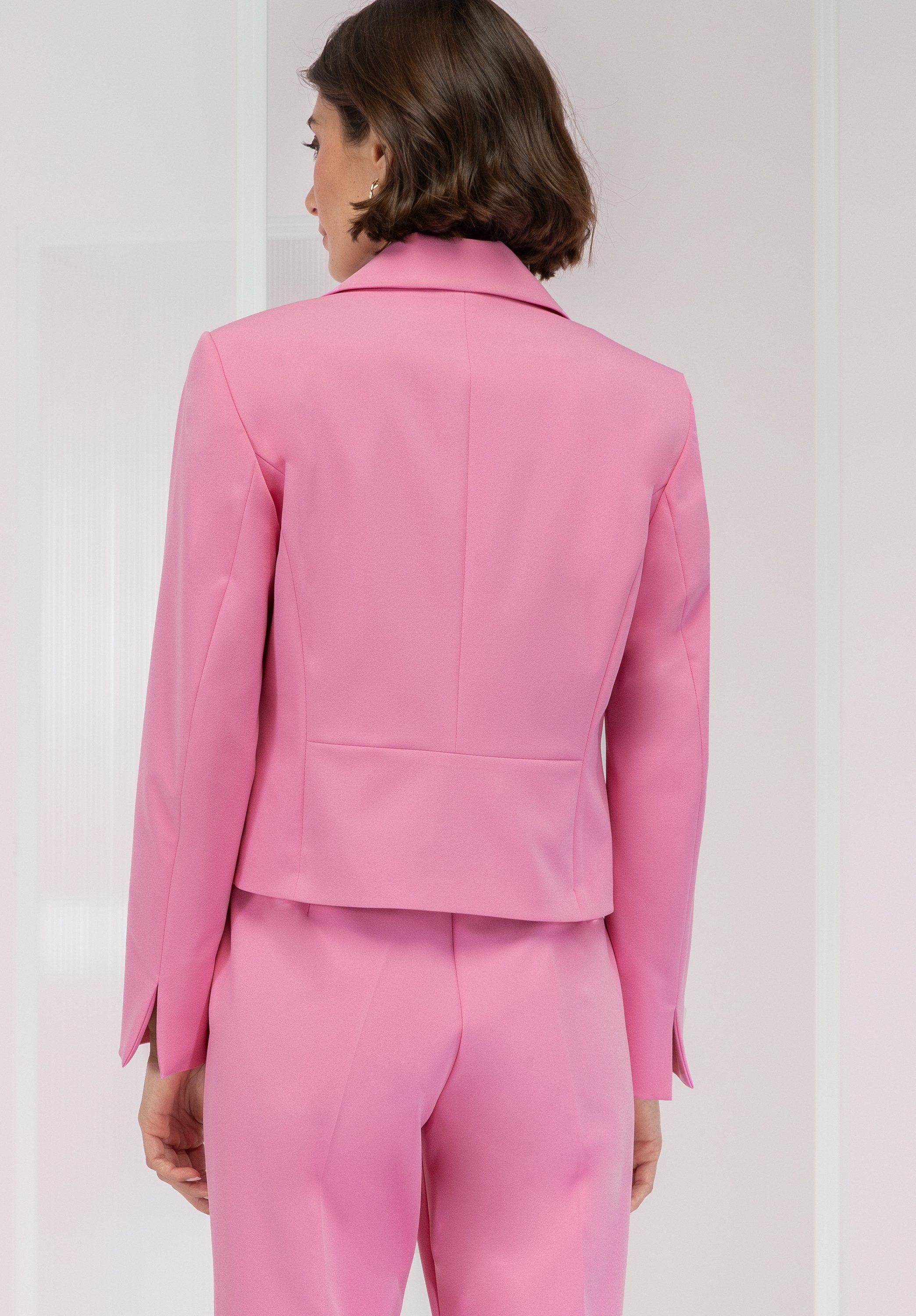 bianca Kurzblazer ELENA mit modernem Revers und eleganter Schnittführung