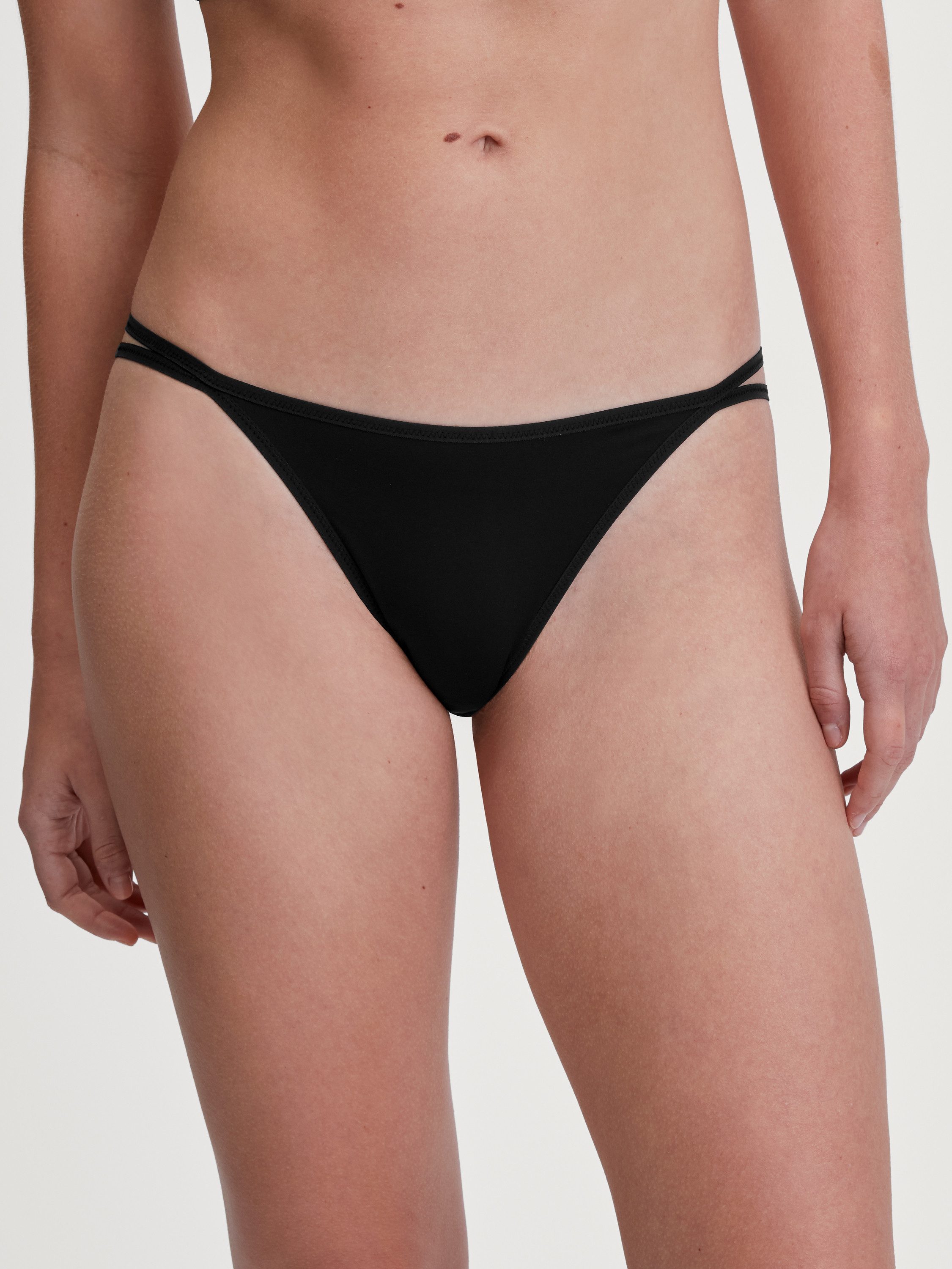 CALIDA Tangaslip Sleek Layer Damen (1-St) extraleichte, weiche Qualität, schmaler Schnitt, low cut, weicher Bund