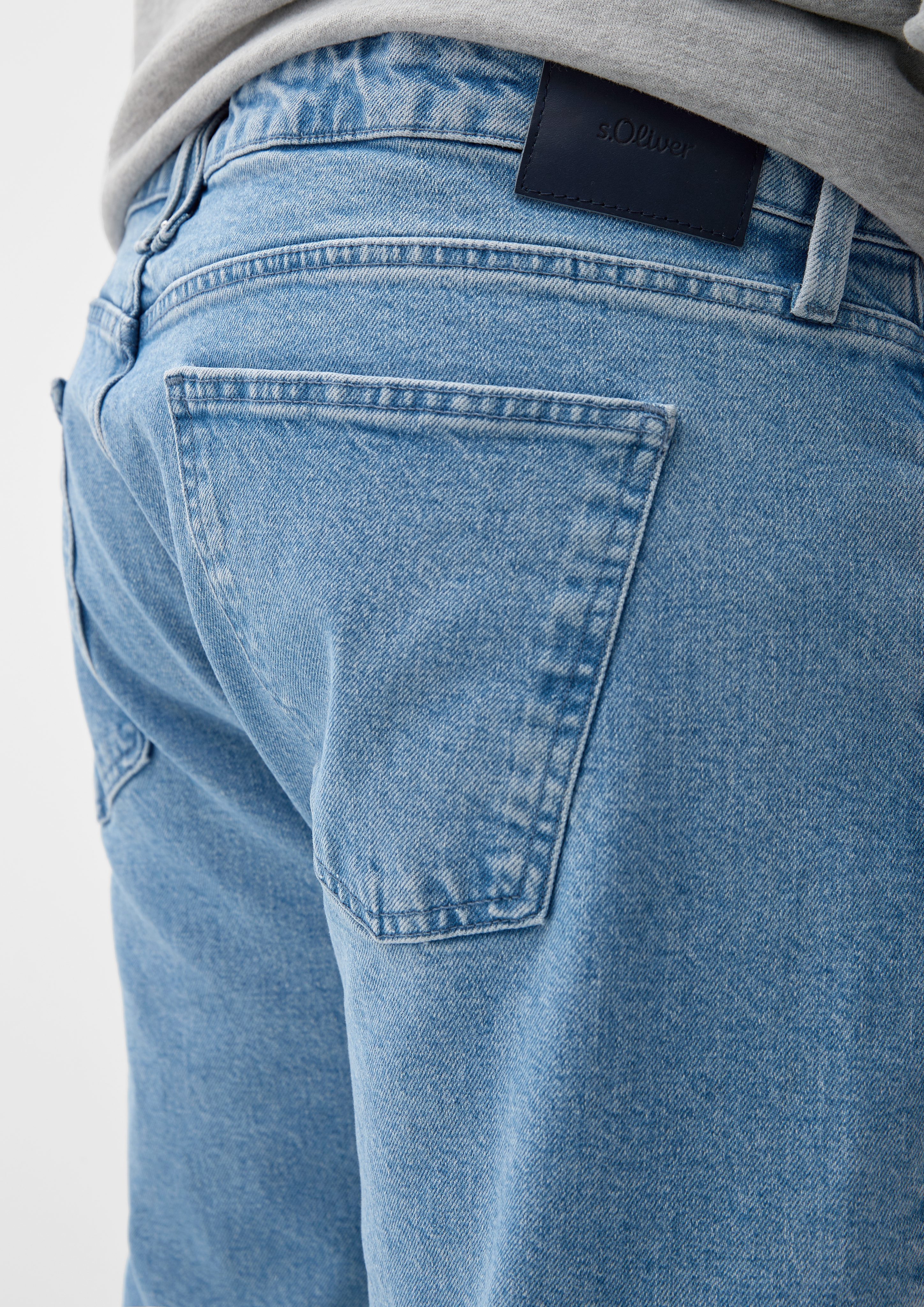 / s.Oliver hellblau / Stoffhose / Rise Leg Straight York Fit Mid Regular Jeans