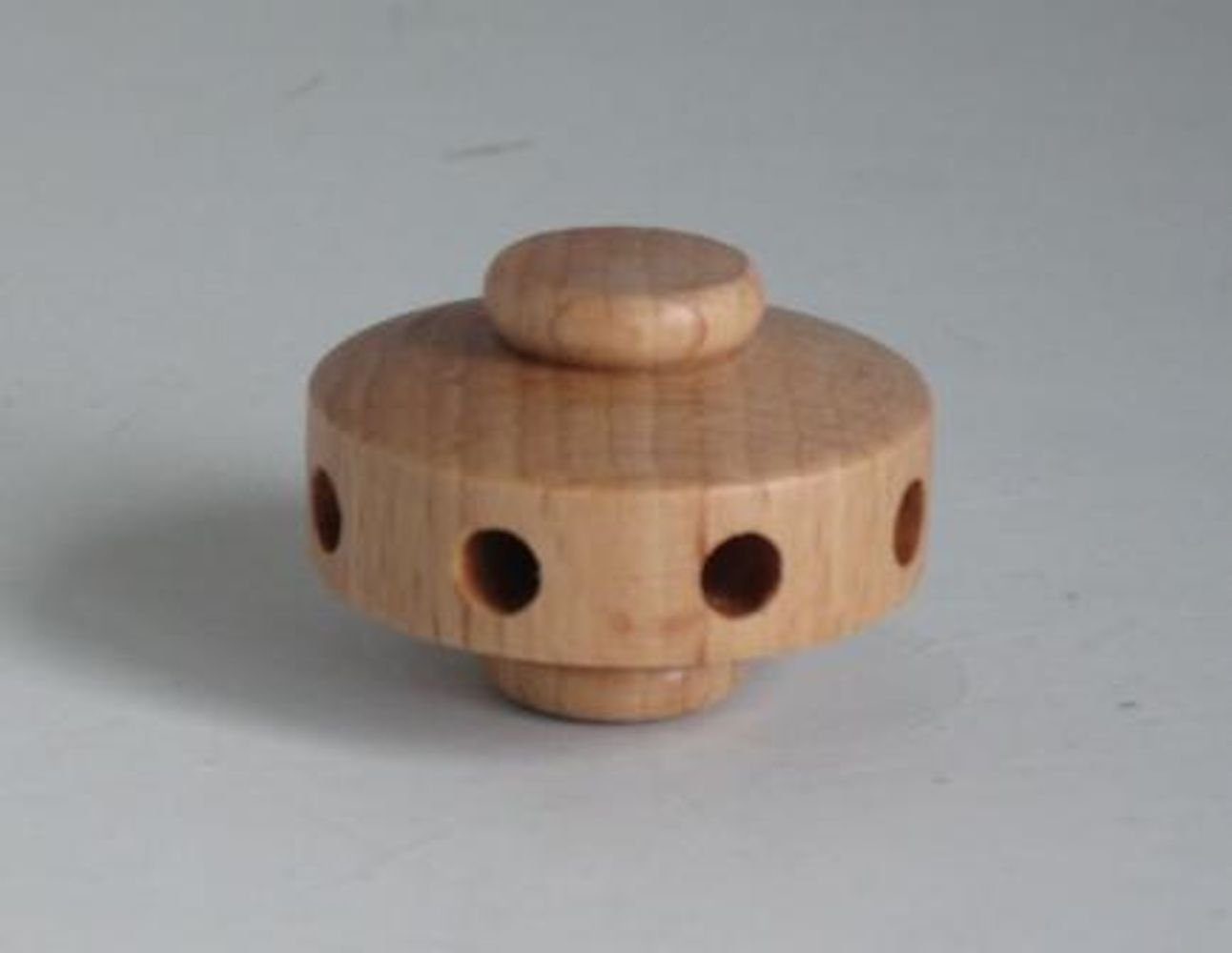 KWO Kunstgewerbe Werkstätten Weihnachtspyramide Erzsatzteil Pyramidennabe für Nr. 70089/70091 BxTxH= 3,5x3,5x2,5cm