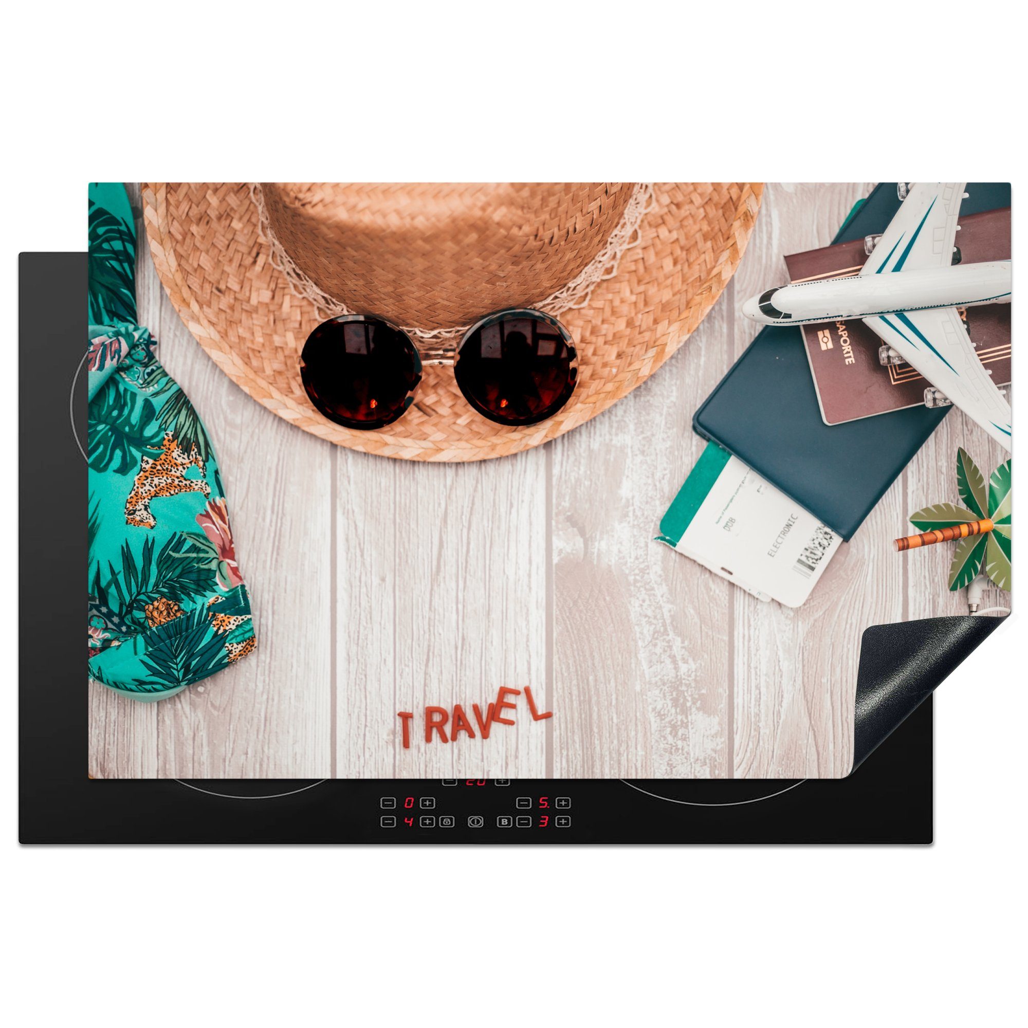 MuchoWow Herdblende-/Abdeckplatte Bild einer Sonnenbrille, die auf einem Hut liegt, Vinyl, (1 tlg), 81x52 cm, Induktionskochfeld Schutz für die küche, Ceranfeldabdeckung