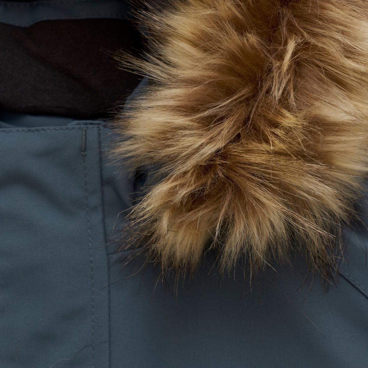 COLOR KIDS Schneeoverall Coverall W. Fake Fur 742195 Warmer, strapazierfähiger Schneeanzug für Kinder, ideal für