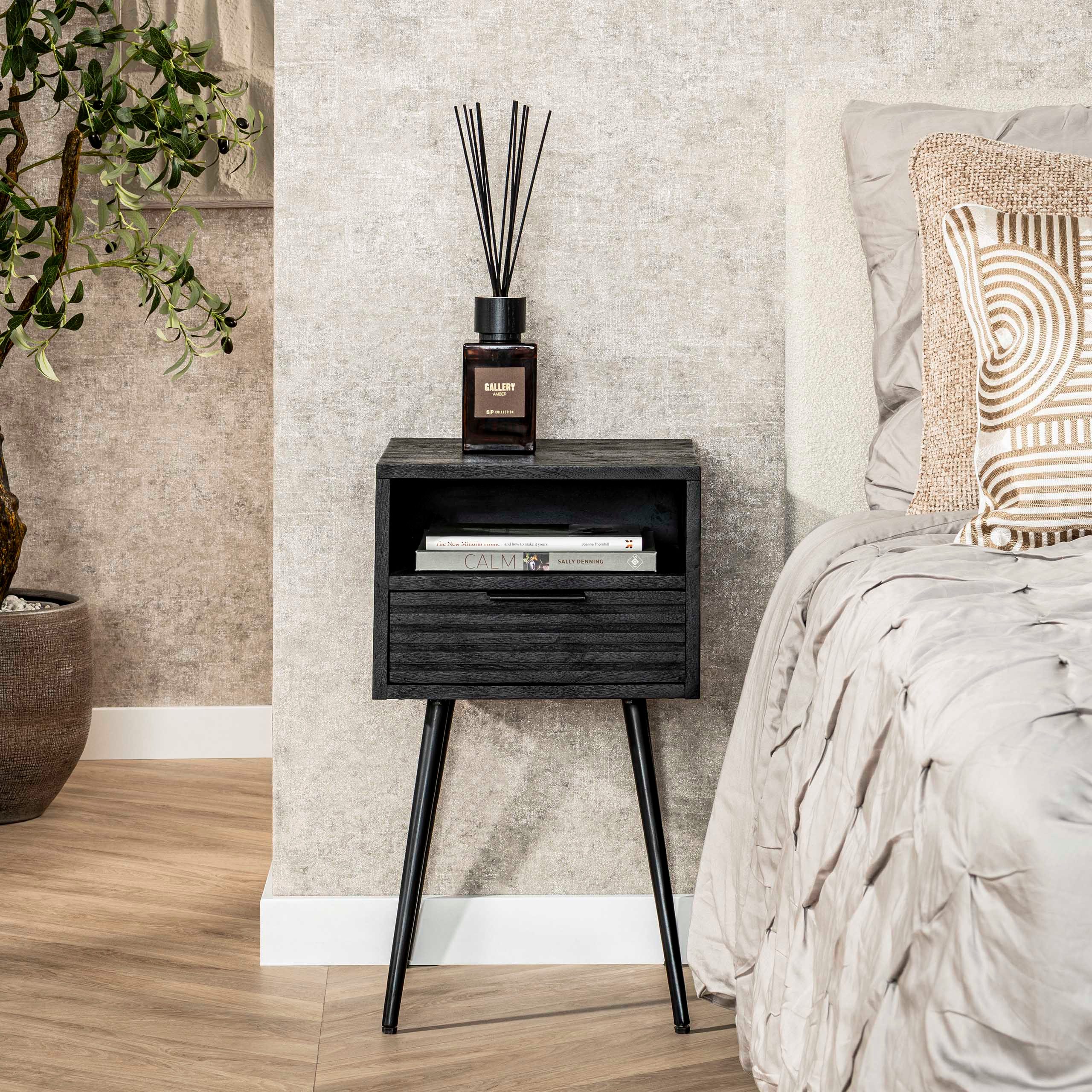Villa Möbel Nachttisch Marina (1 Tisch, 1-St), Nachttisch aus Mango Holz schwarz mit Schublade