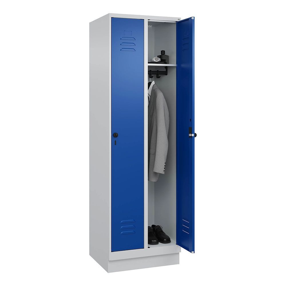 C+P Garderobenschrank Garderobenschrank Classic Plus, Abteilbreite 30 cm, mit Sockel Sockel verzinkt, erhöhter Korrosionsschutz