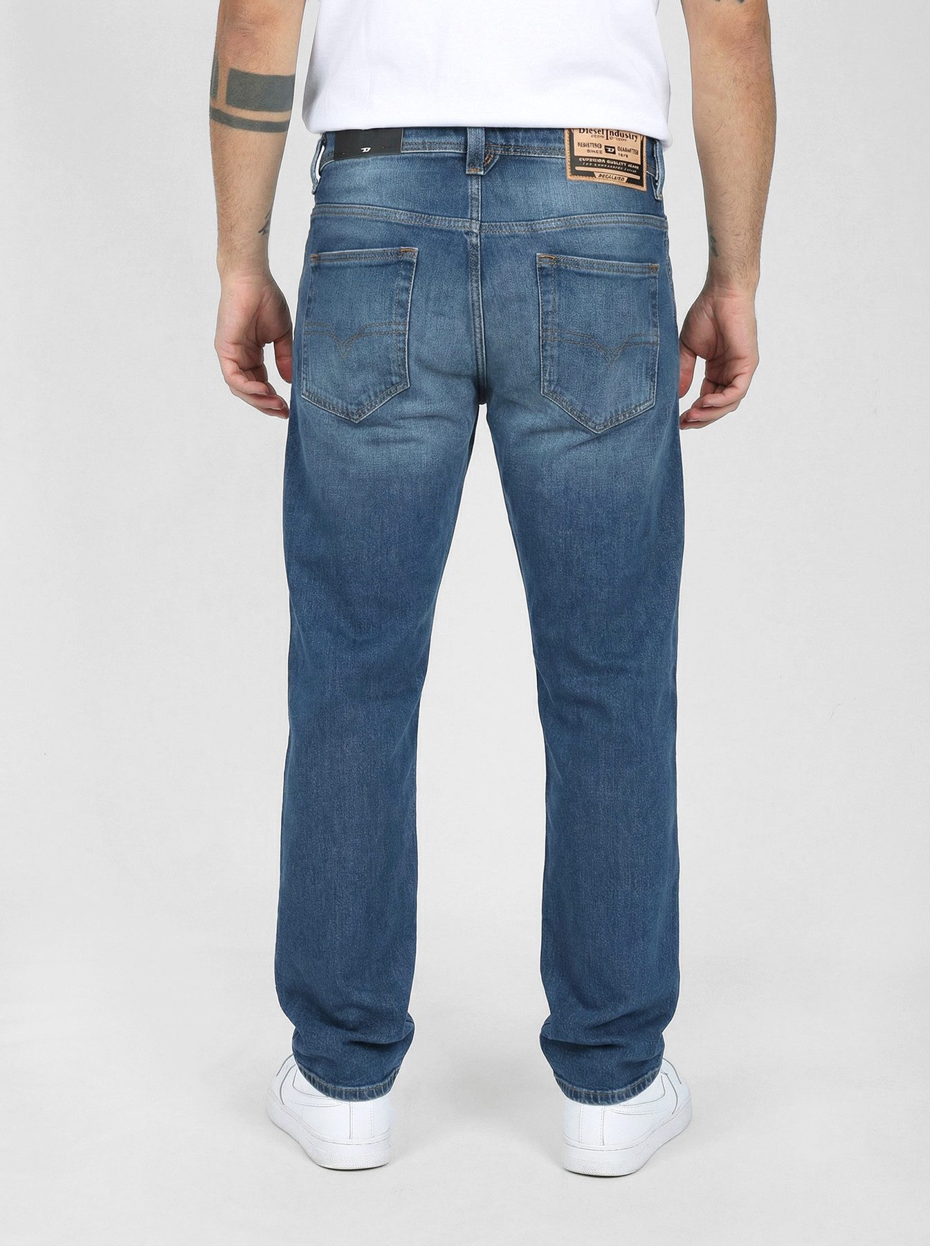 Diesel Straight-Jeans reguläre, gerade Beinform - MARKEE R9K39 - Länge:32