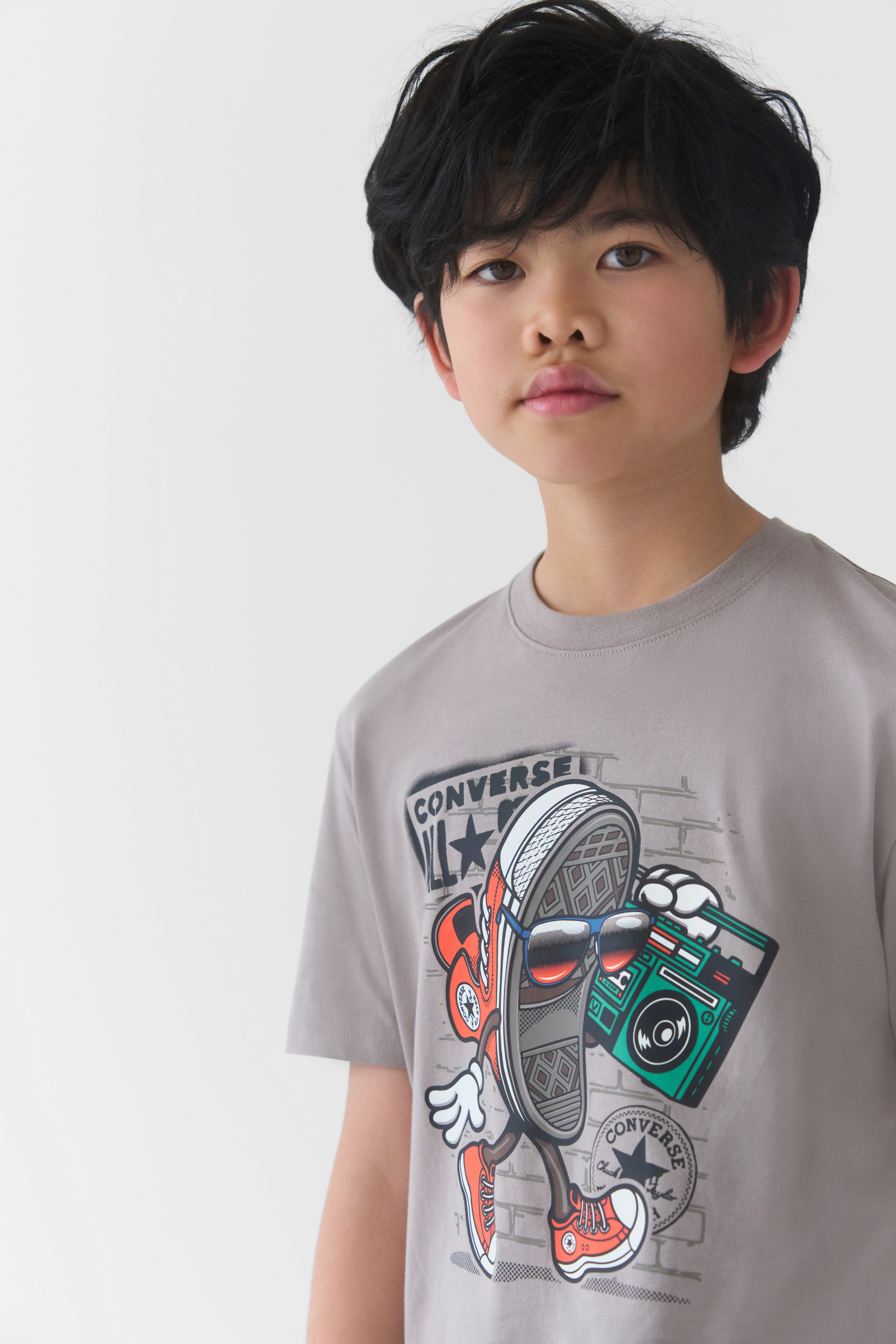 Converse T-Shirt CNVB CHUCK CHARACTER für Kinder, mit Converse Chuck-Grafik im Cartoon-Stil