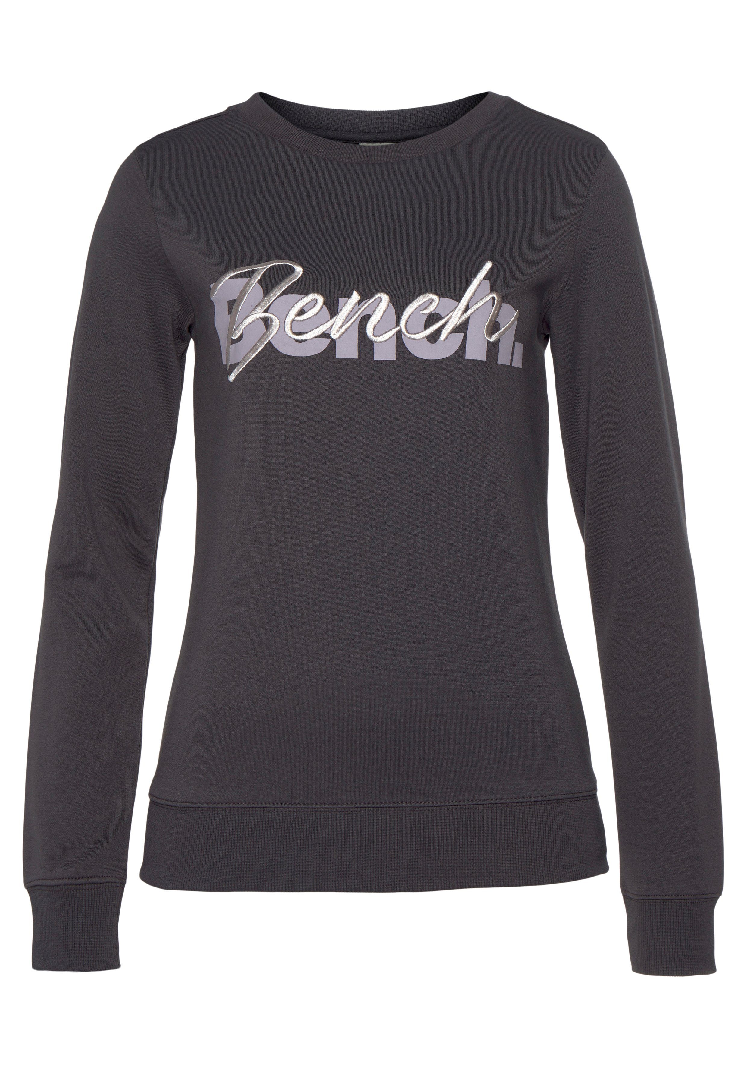 Bench. Loungewear Sweatshirt mit und Loungeanzug Stickerei, stone Logodruck