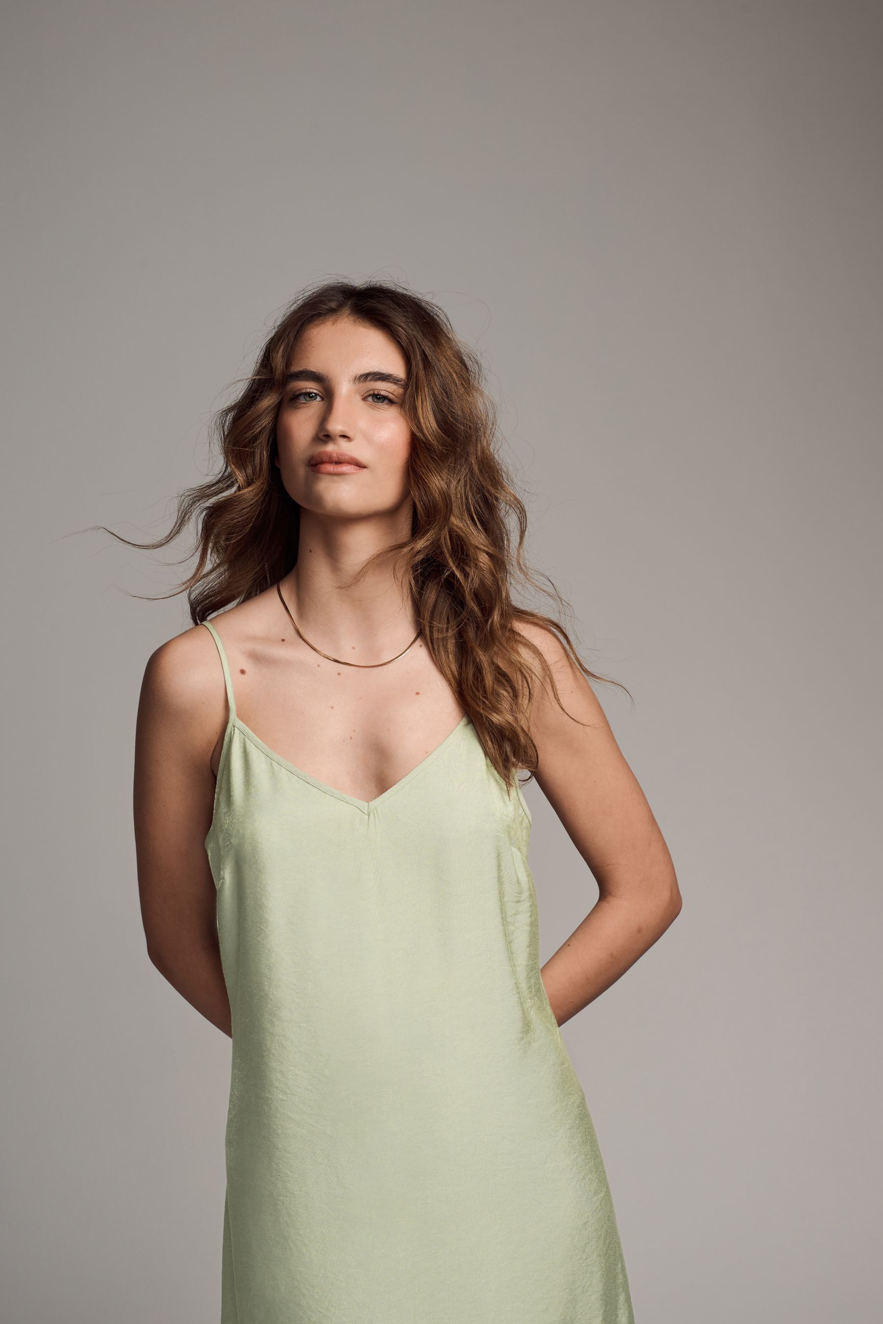 The Set Trägerkleid 2er-Pack The Set Midi-Kleider mit schmalen Trägern (2-tlg)