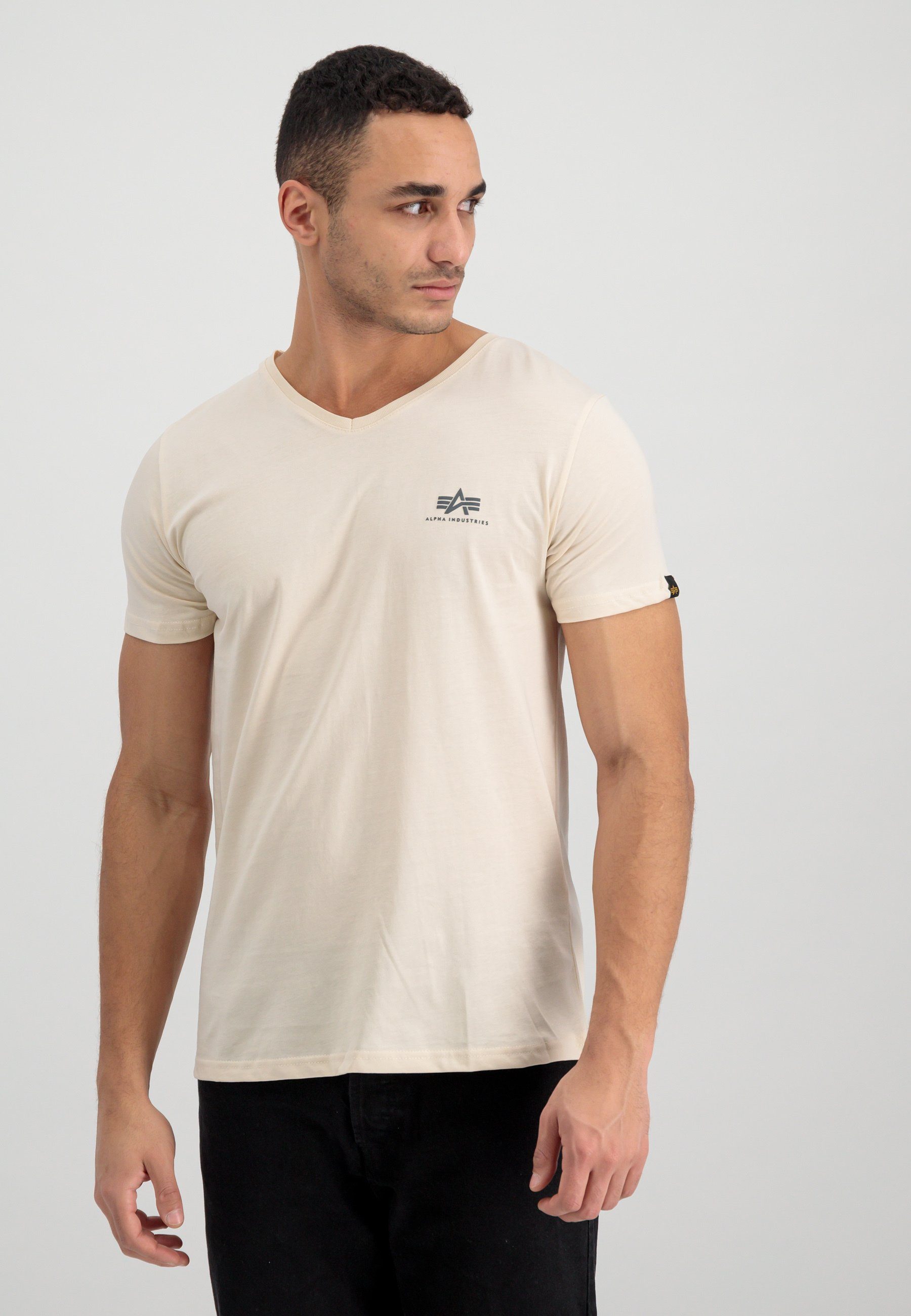 Alpha Industries T-Shirt Alpha Industries Men - T-Shirts Basic V-Neck T Small Logo jet stream white