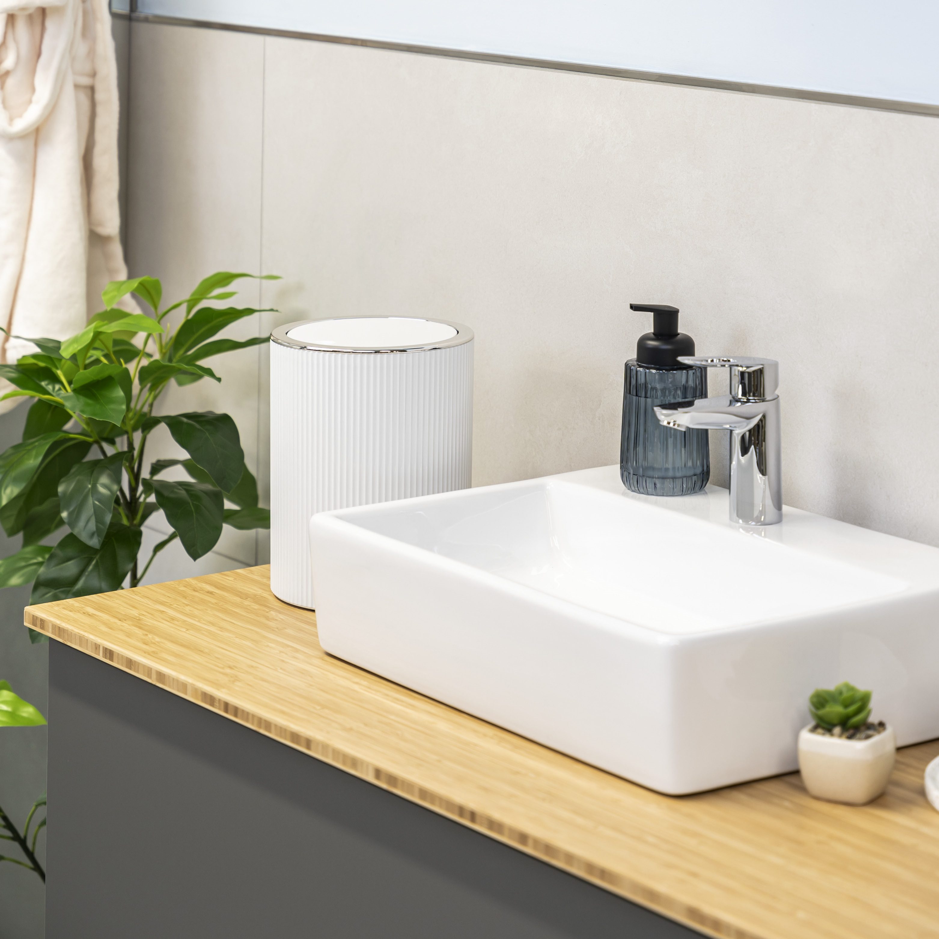 bremermann Kosmetikeimer Kosmetikeimer GAVELLO mit Schwingdeckel // Badeimer mit Rillendekor