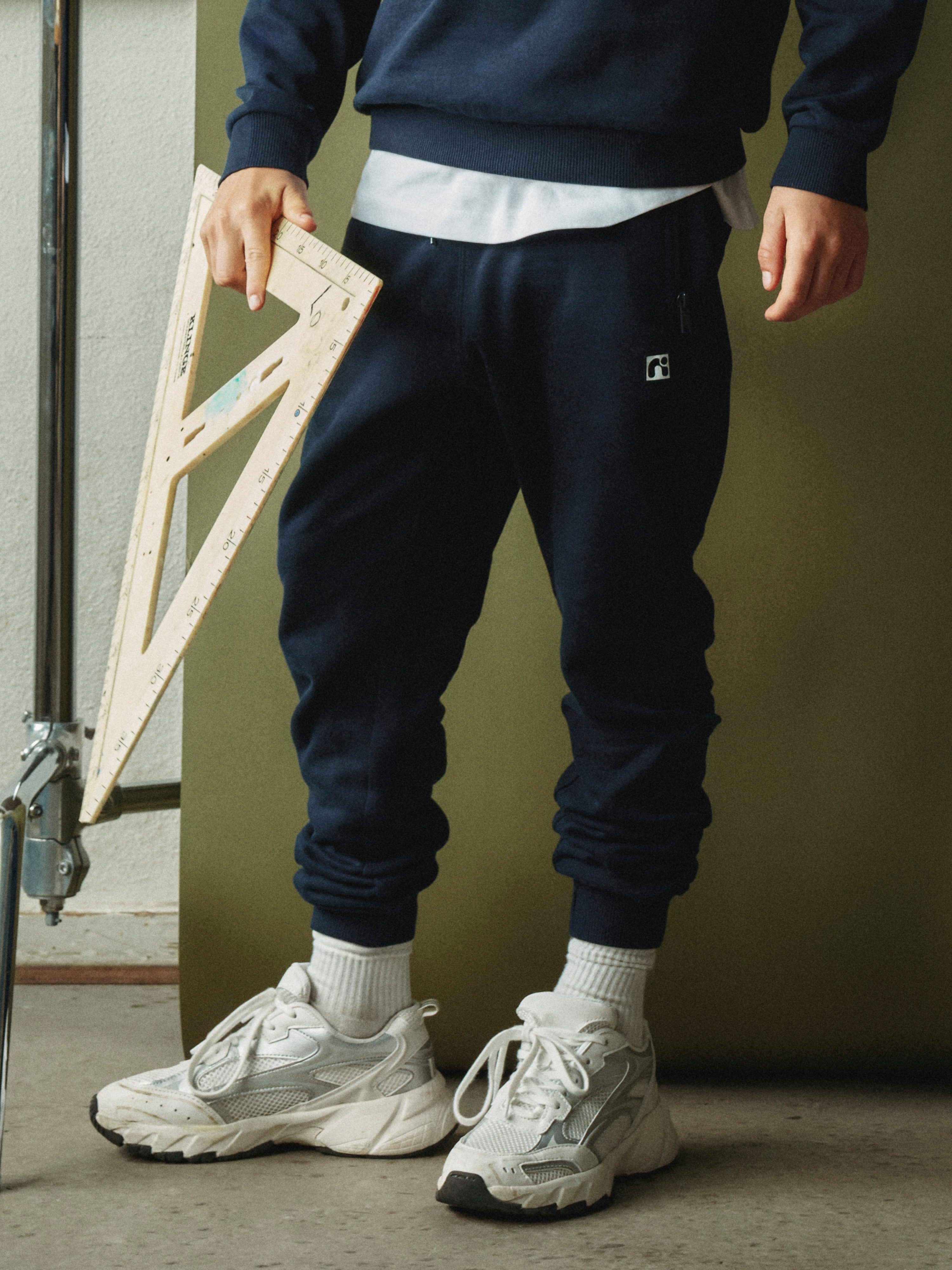 Name It Sweathose NKMFLO SWEAT PANT BRU NOOS Baumwolle, regular fit – Bild 2 von 5