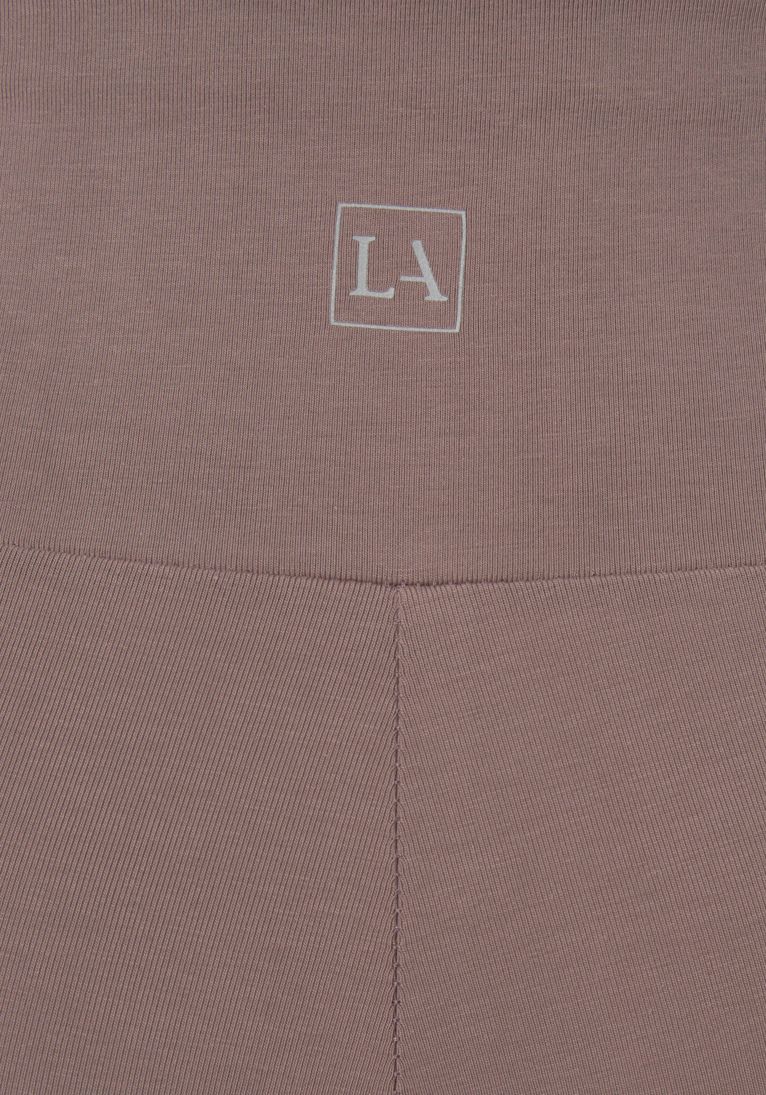 LASCANA Shorts mit breitem Bündchen und Logodruck, Loungewear – Bild 5 von 5