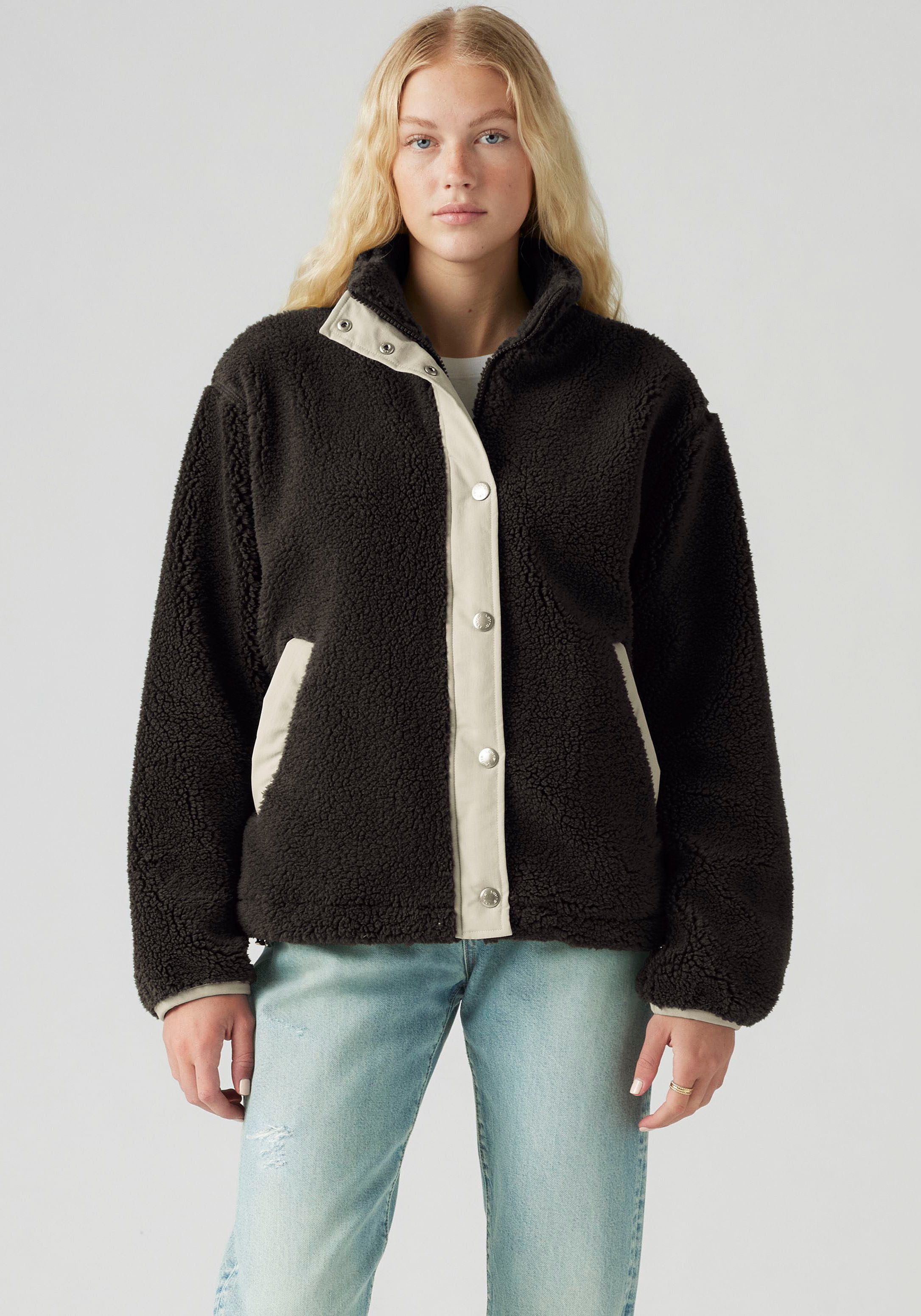 Levi's® Plüschjacke LSE_VALLEY SHERPA JACKET mit kontrastfarbenen Details und Tunnelzug, wärmend, Übergangsjacke